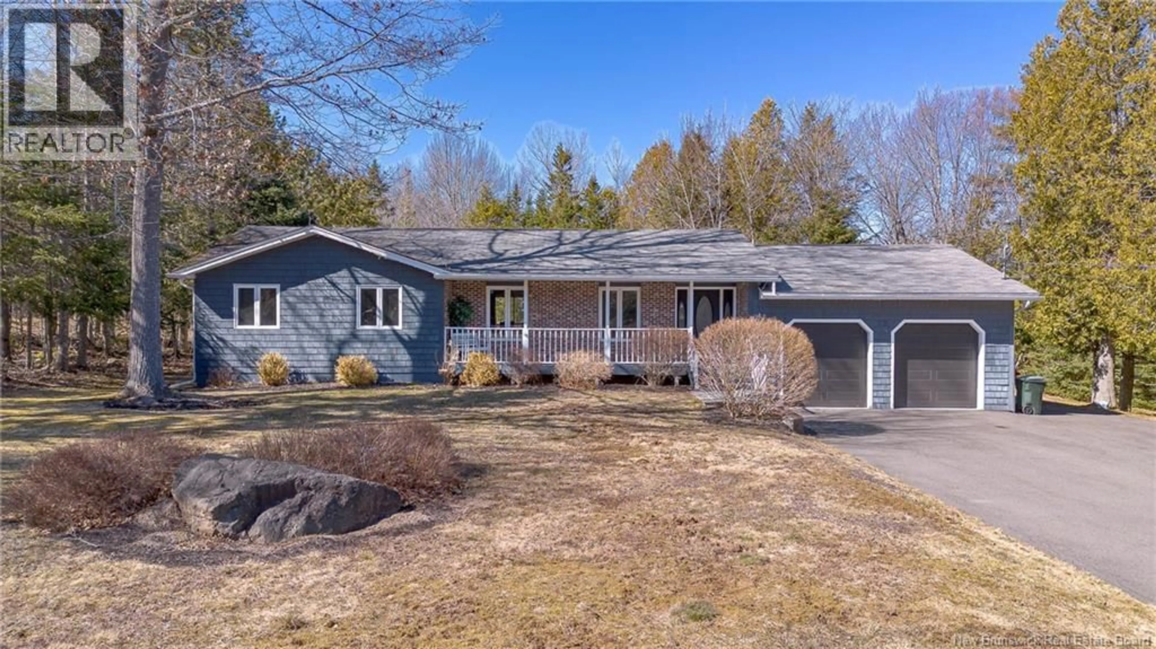 A pic from outside/outdoor area/front of a property/back of a property/a pic from drone, street for 19 CLIFF STREET, Quispamsis New Brunswick E2G1Y4