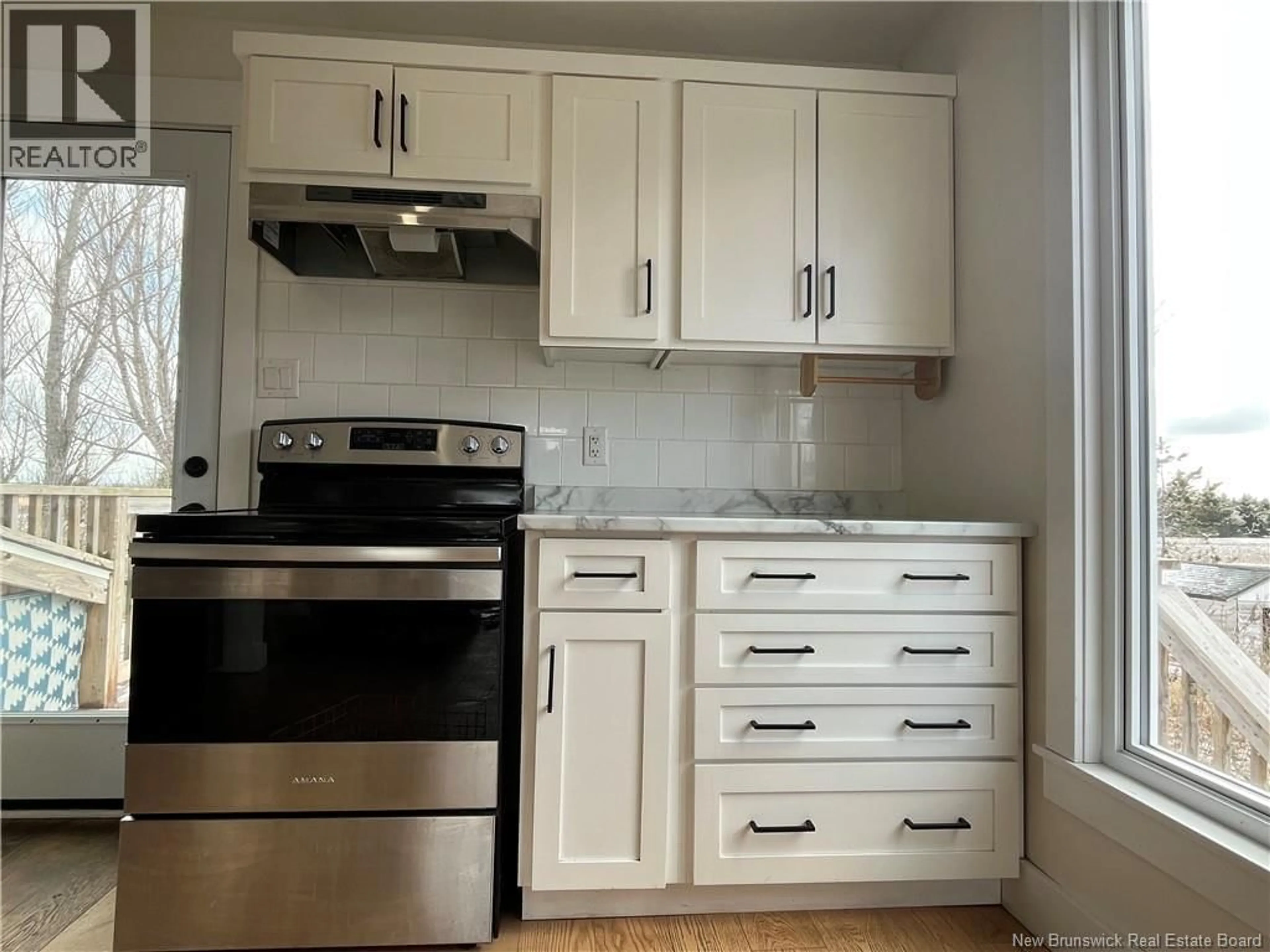 Standard kitchen, unknown for 110-112 HIGHLANDVIEW ROAD, Moncton New Brunswick E1A2K8