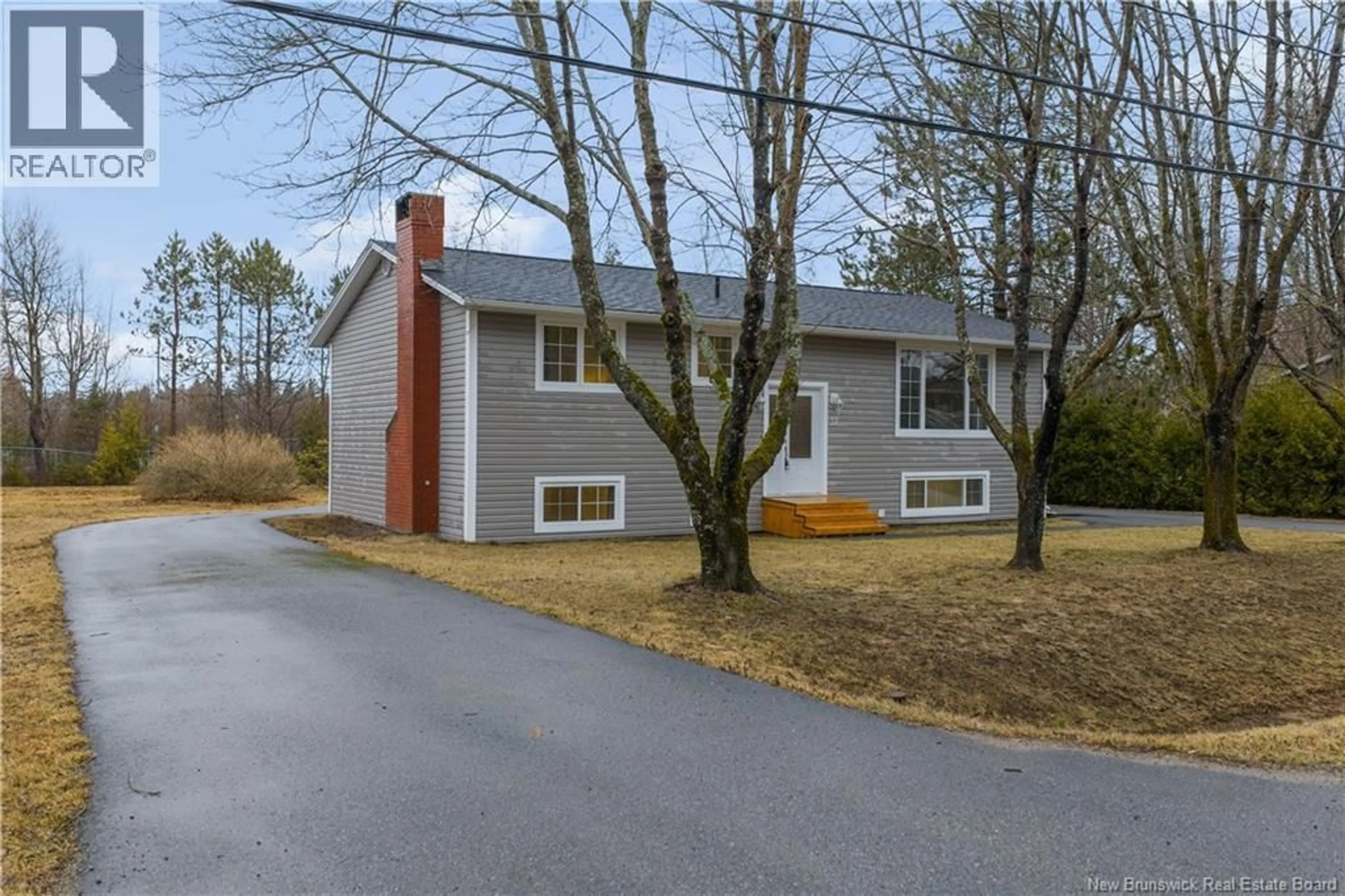 Home with vinyl exterior material, street for 37 MILLICAN DRIVE, Quispamsis New Brunswick E2E4V4