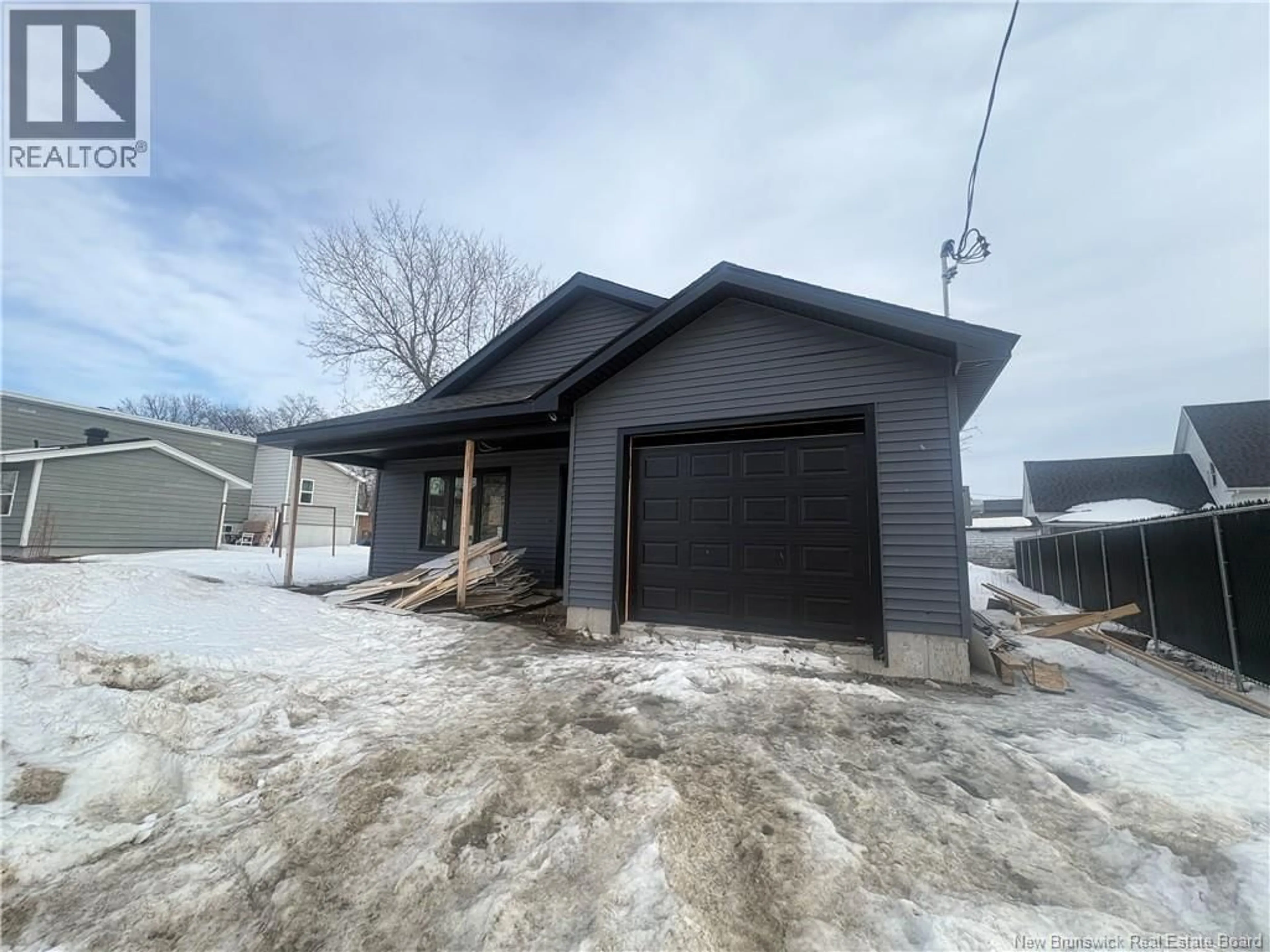 Indoor garage for 66 CHATHAM AVENUE, Miramichi New Brunswick E1N1G6