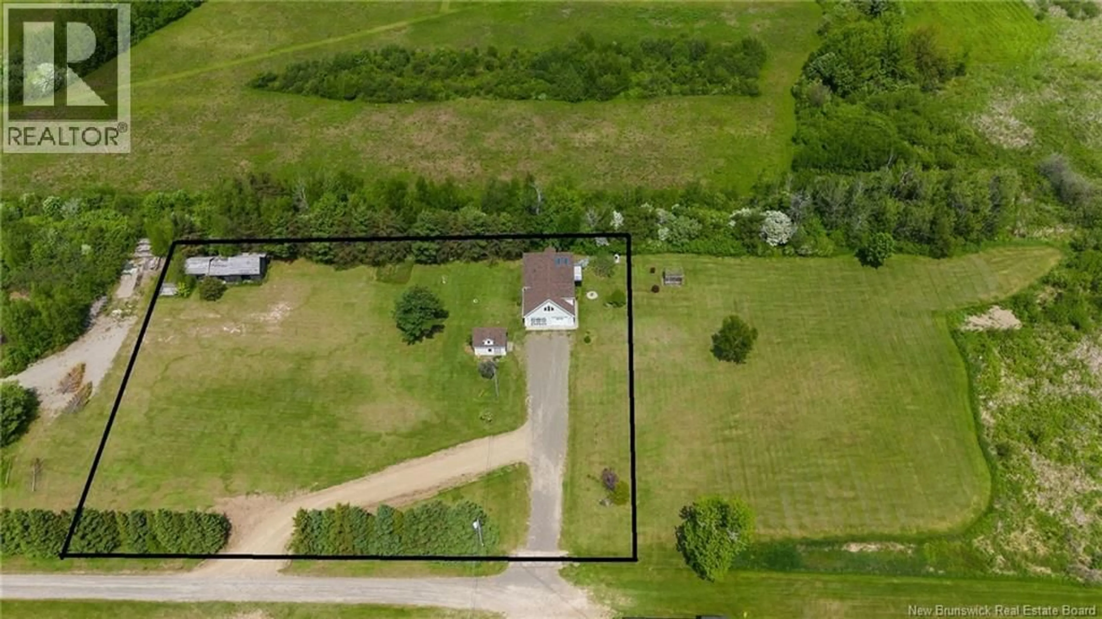 A pic from outside/outdoor area/front of a property/back of a property/a pic from drone, building for 3204 ROUTE 535, Cocagne New Brunswick E4R3K3