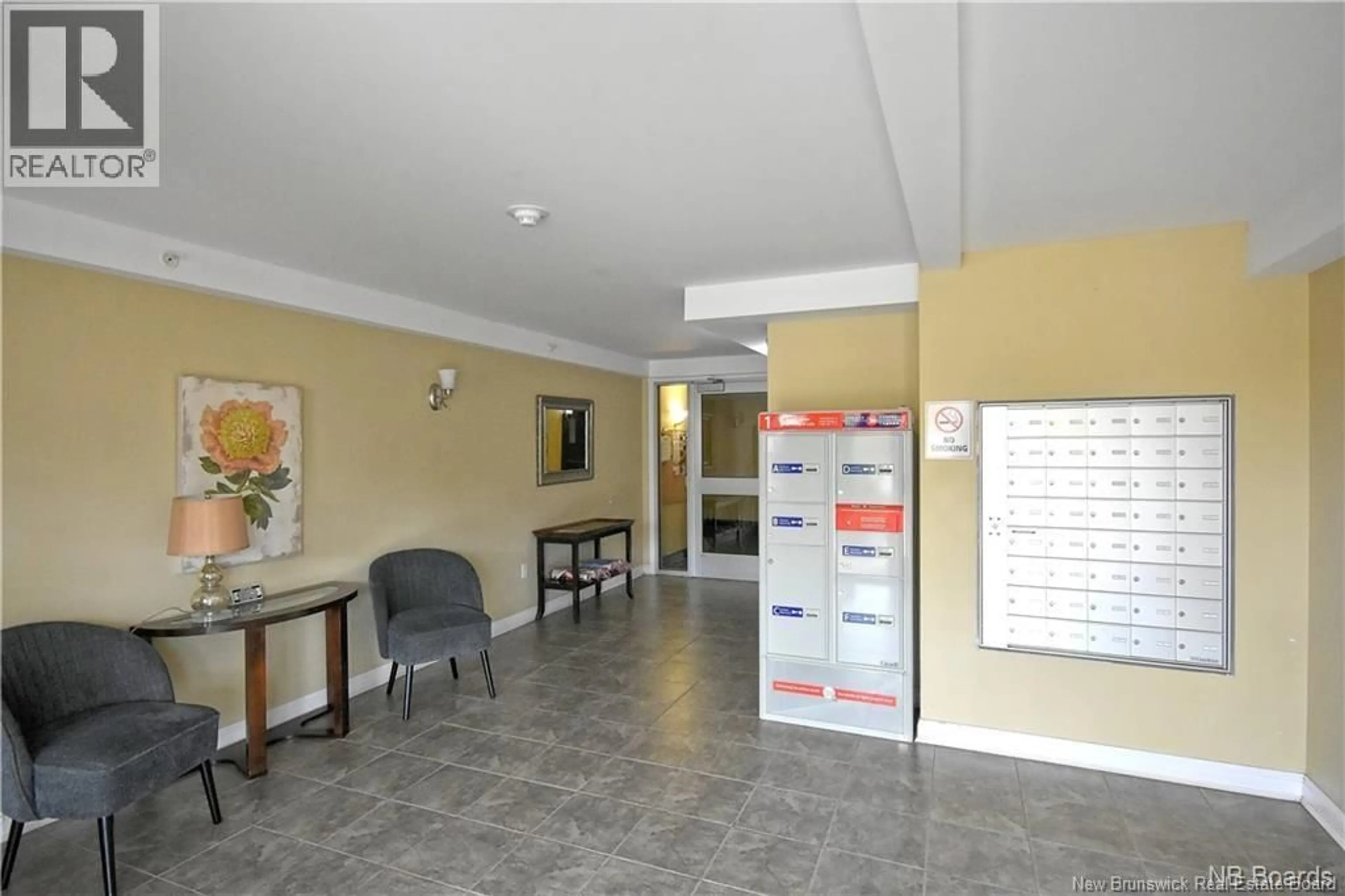 Indoor foyer for 103 - 65 BRAYSON BOULEVARD, Oromocto New Brunswick E2V0J2