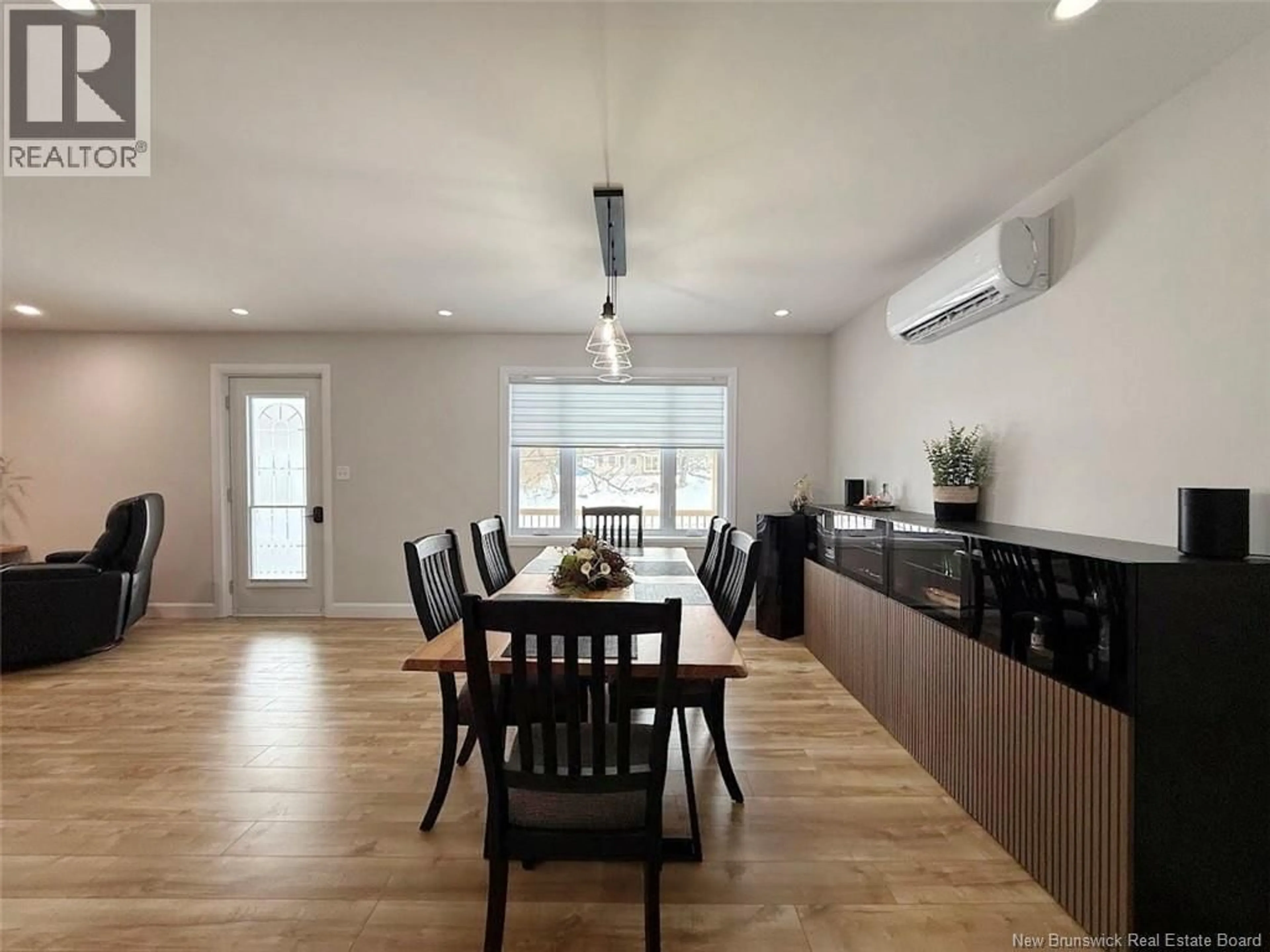 Dining room, wood/laminate floor for 1306 PRINCIPALE STREET, Saint-Basile New Brunswick E7C1L9