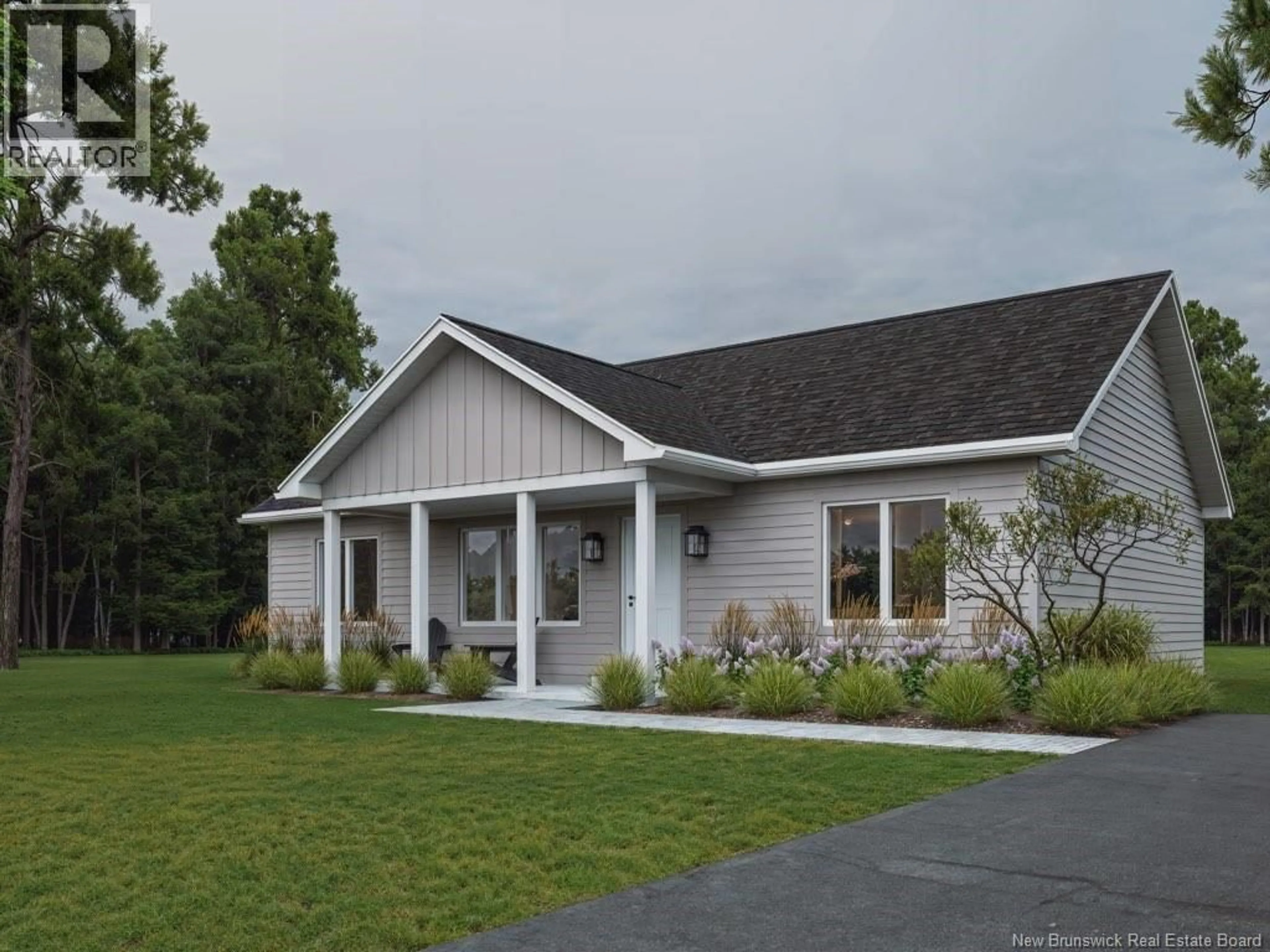 Home with vinyl exterior material, unknown for 35 AVE LAURA AVE, Saint-Antoine New Brunswick E4V1J8