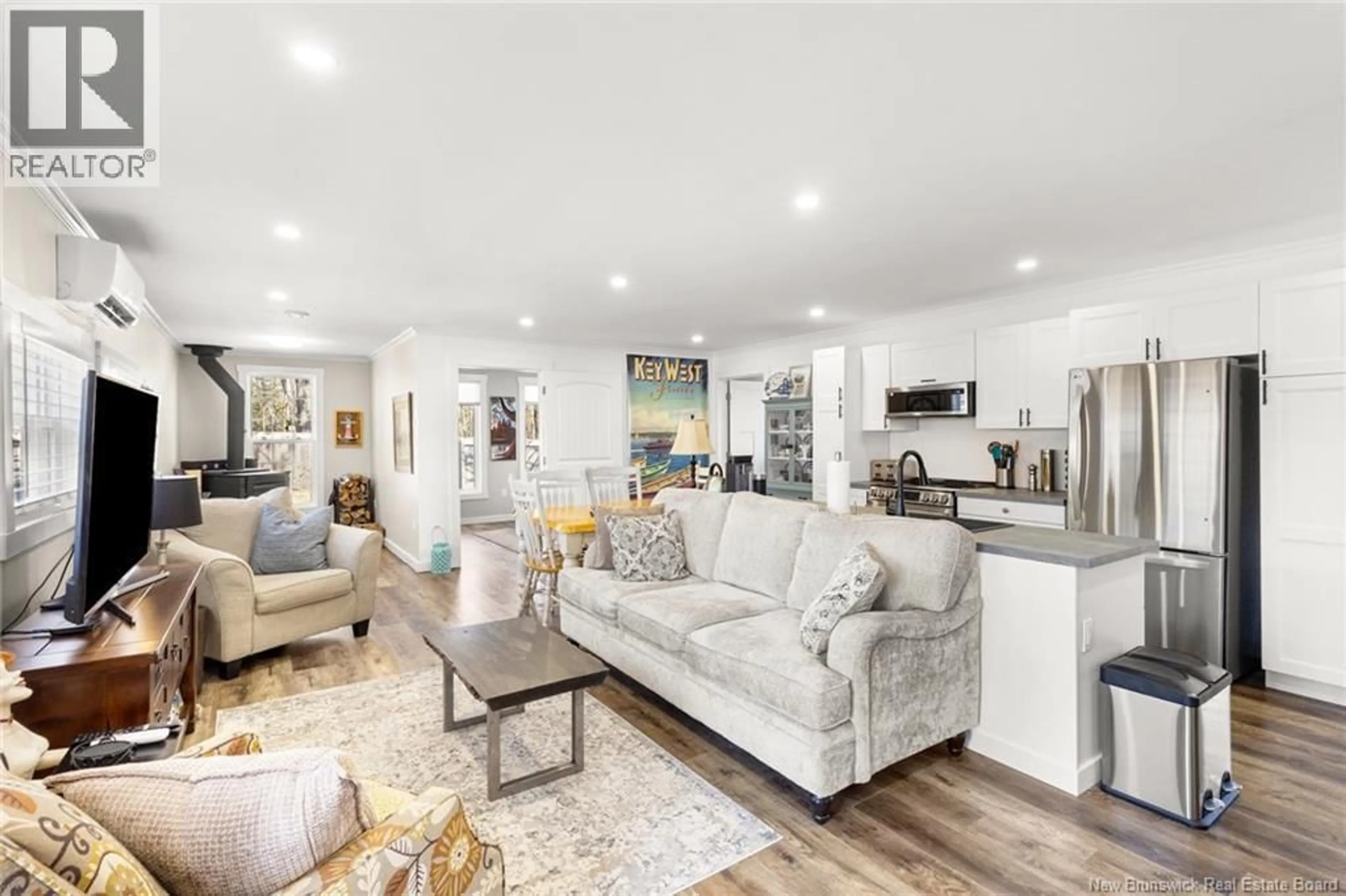 Living room with furniture, unknown for 20 CENTENNIAL DRIVE, Minto New Brunswick E4B3R9