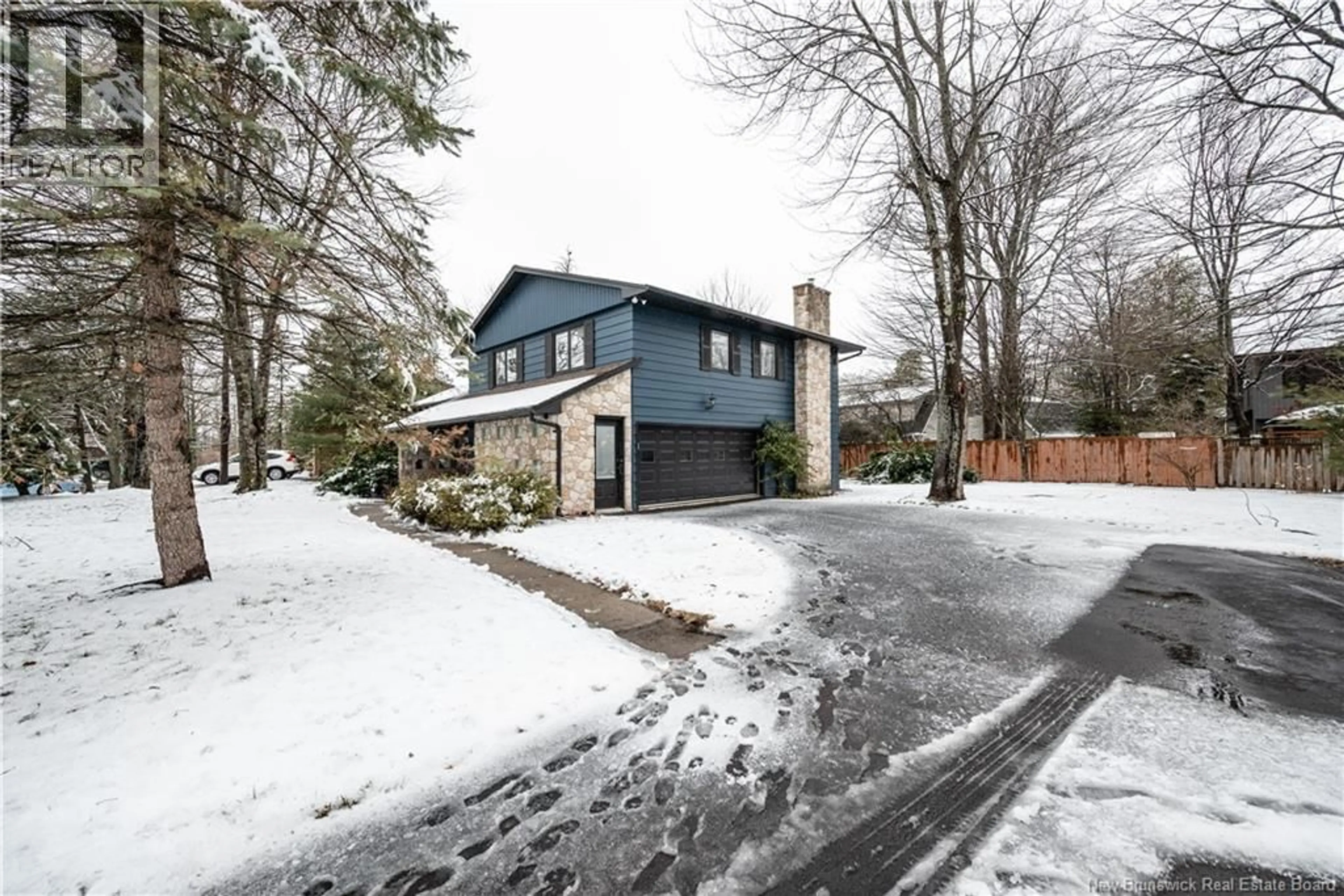 A pic from outside/outdoor area/front of a property/back of a property/a pic from drone, street for 133 CENTENNIAL DRIVE, Moncton New Brunswick E1E3W9