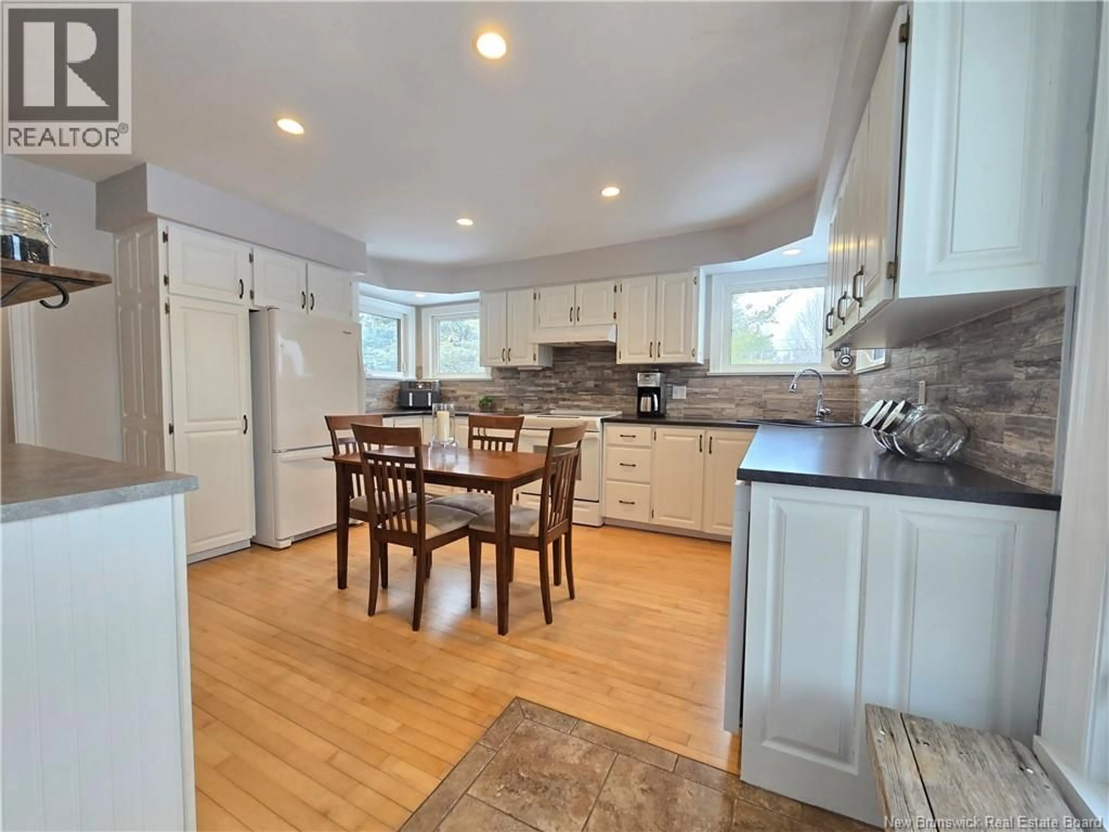 Open concept kitchen, unknown for 4276 BLVD DES FONDATEURS BLVD, Saint-Isidore New Brunswick E8M1G8
