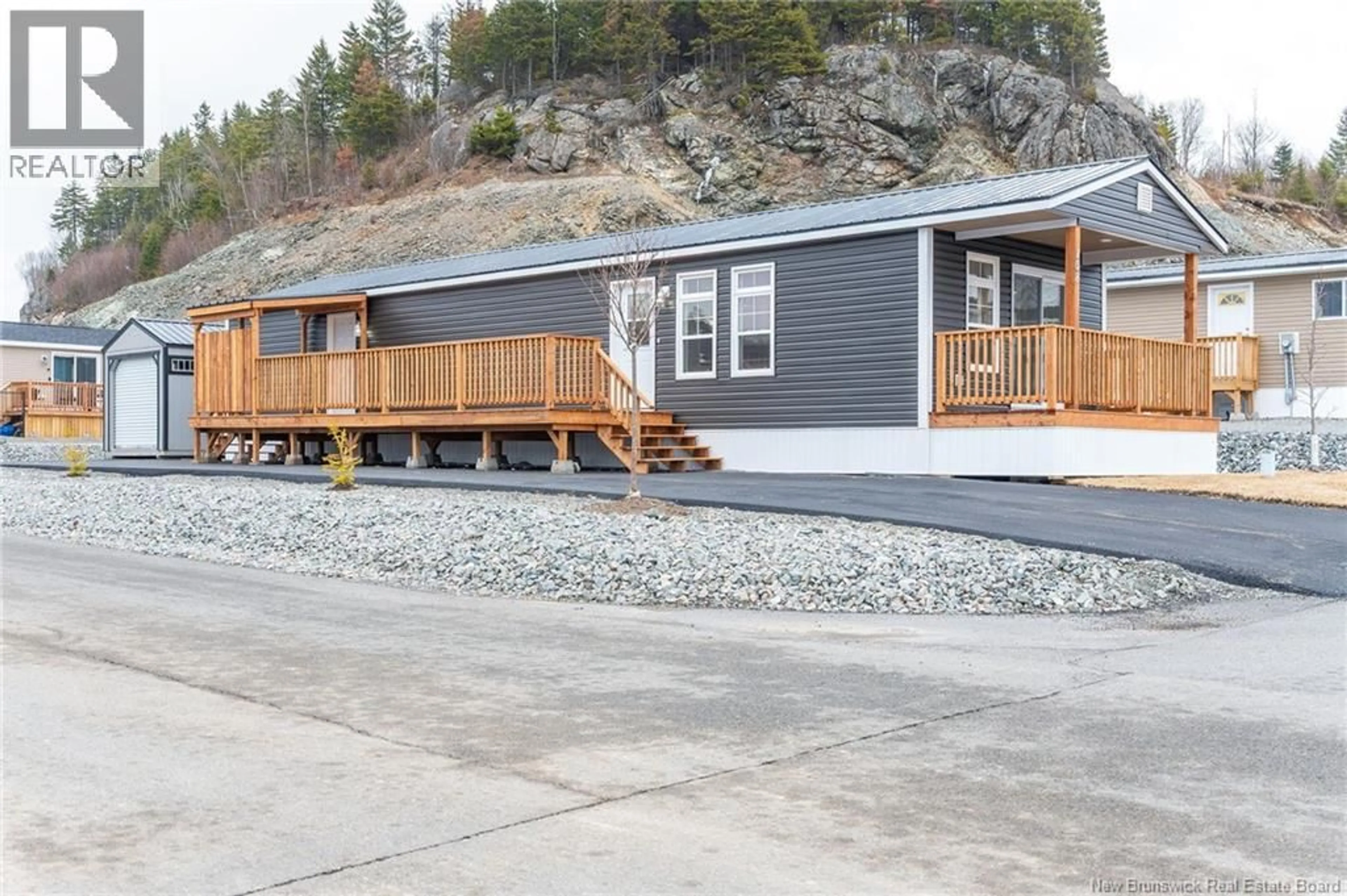 Home with vinyl exterior material, unknown for 108 GLENVIEW, Saint John New Brunswick E2H0B6