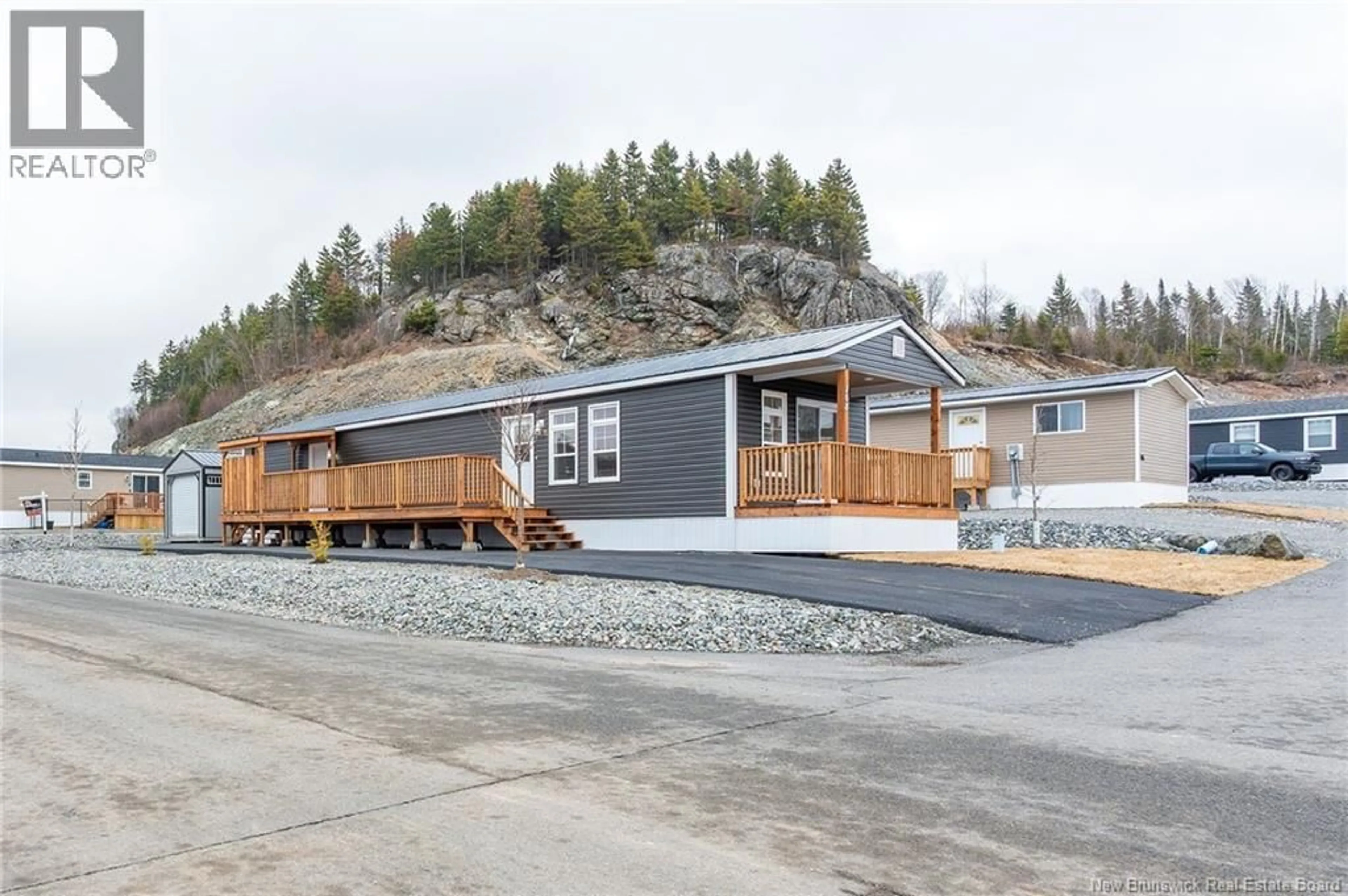 Home with vinyl exterior material, unknown for 108 GLENVIEW, Saint John New Brunswick E2H0B6