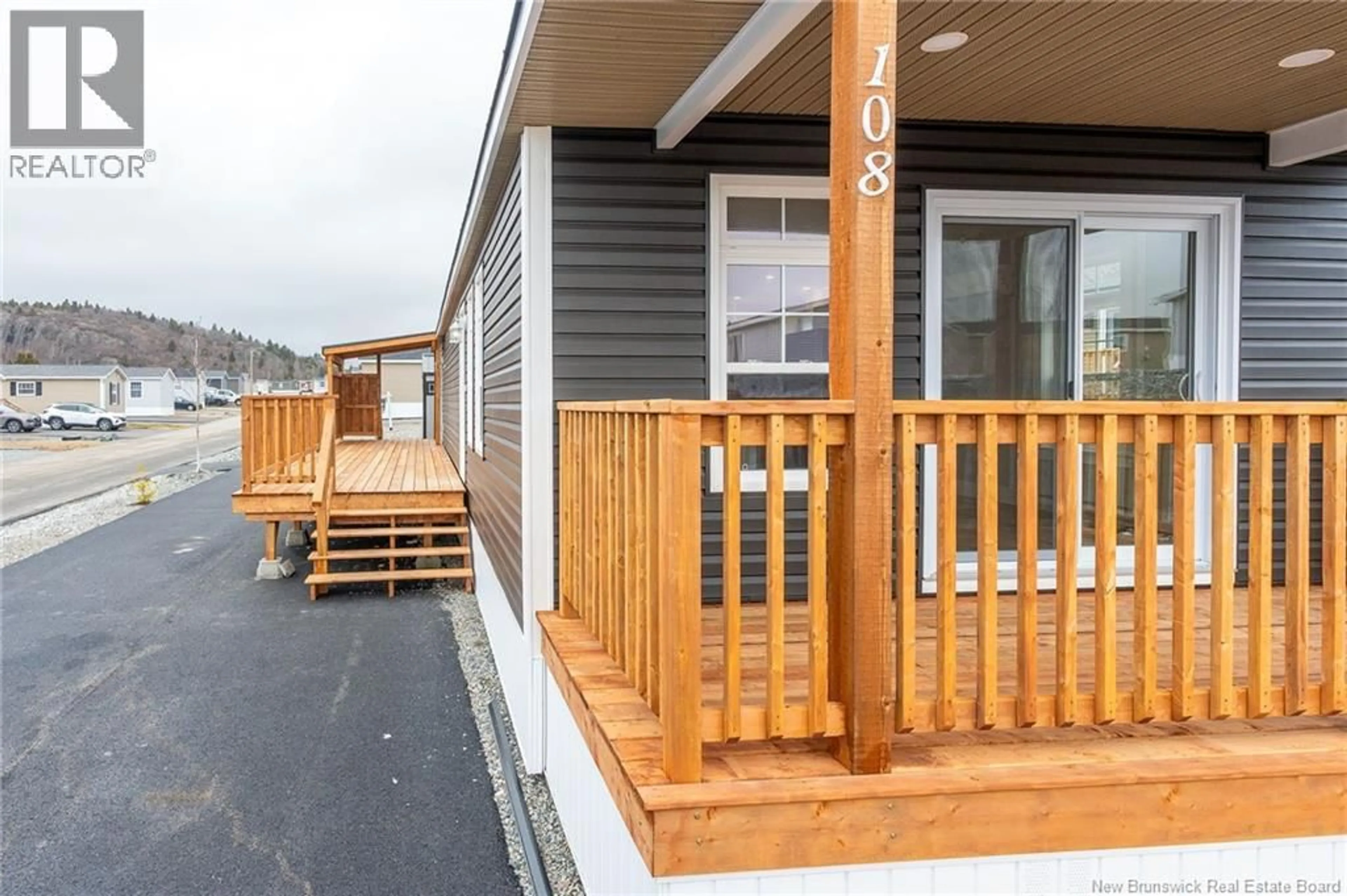 Patio, street for 108 GLENVIEW, Saint John New Brunswick E2H0B6