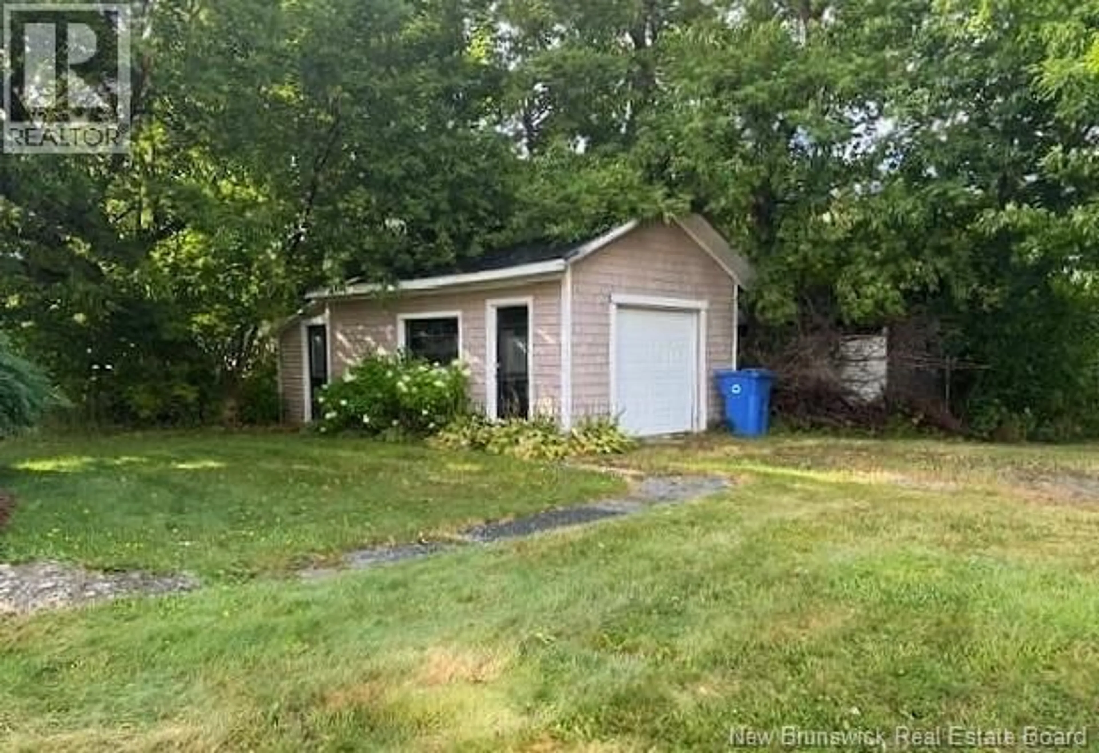 Shed for 118 VICTORIA ST, Woodstock New Brunswick E7M3A5