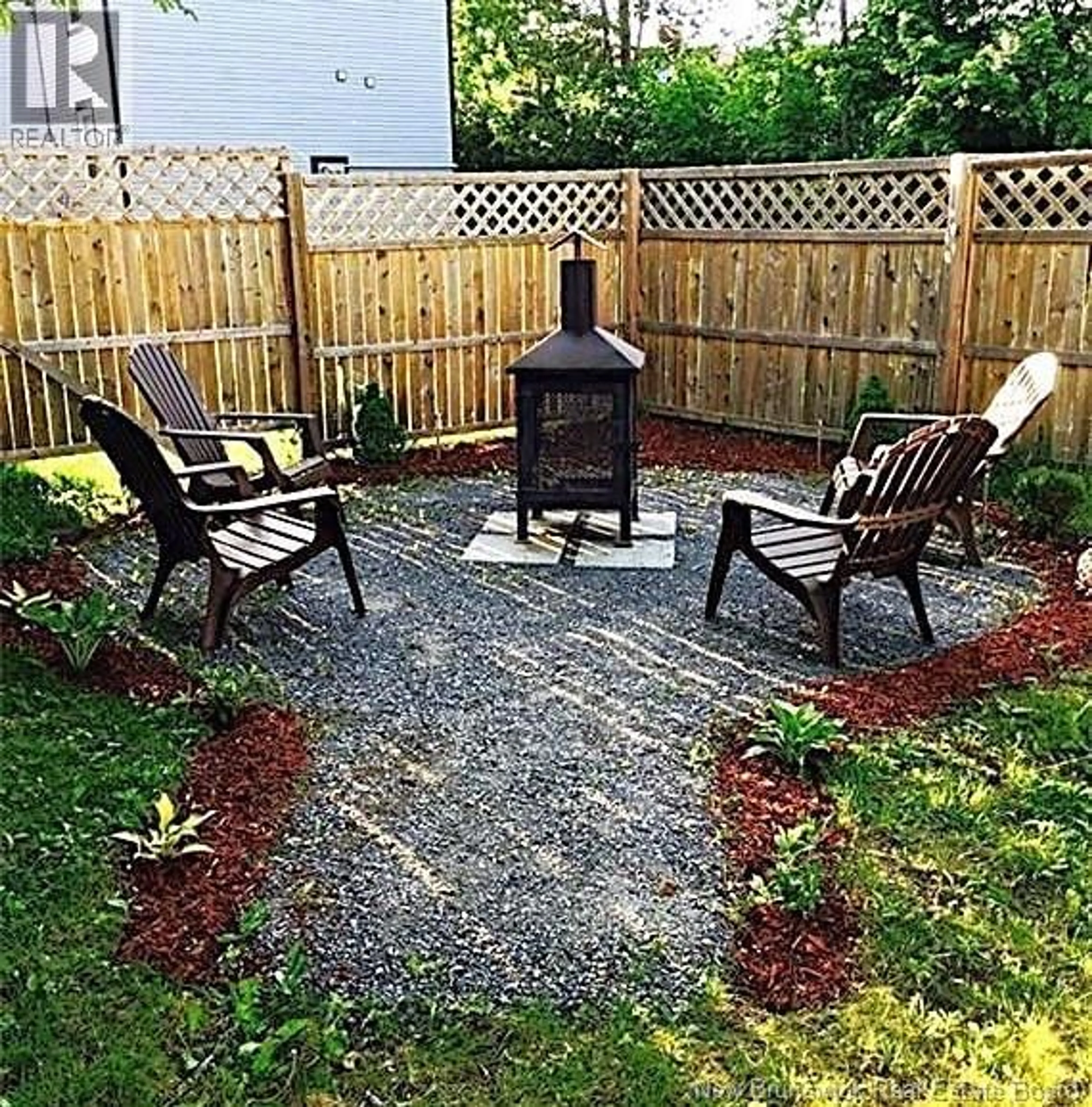 Patio, street for 118 VICTORIA ST, Woodstock New Brunswick E7M3A5