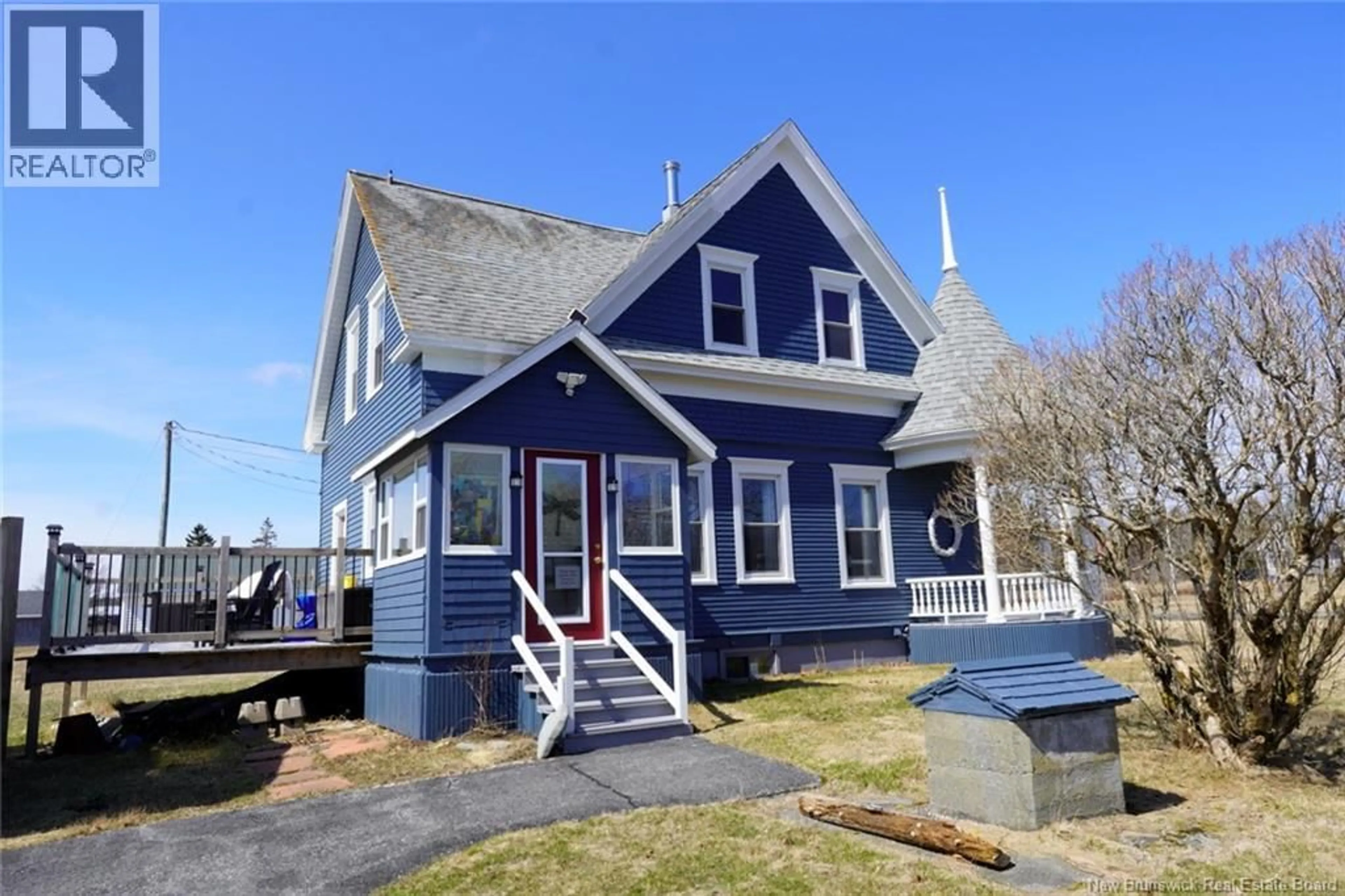 Home with vinyl exterior material, street for 1171 ROUTE 776, Grand Manan New Brunswick E5G1G2