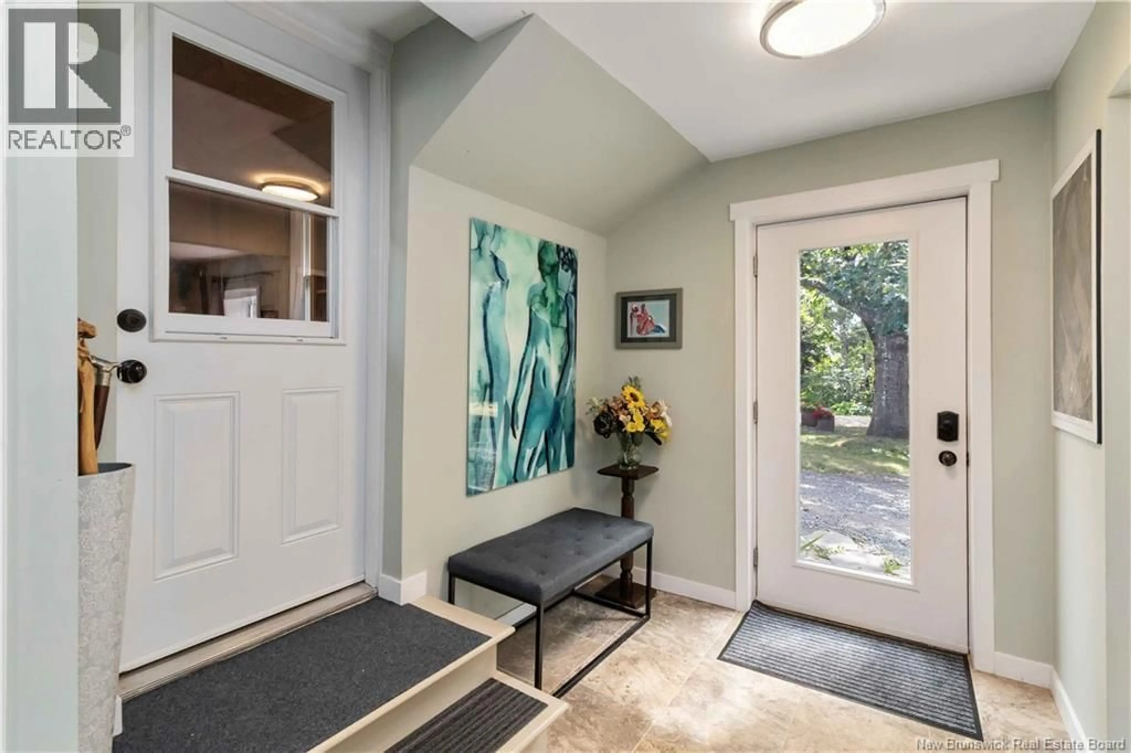 Indoor entryway for 4365 ROUTE 106, Petitcodiac New Brunswick E4Z3K2