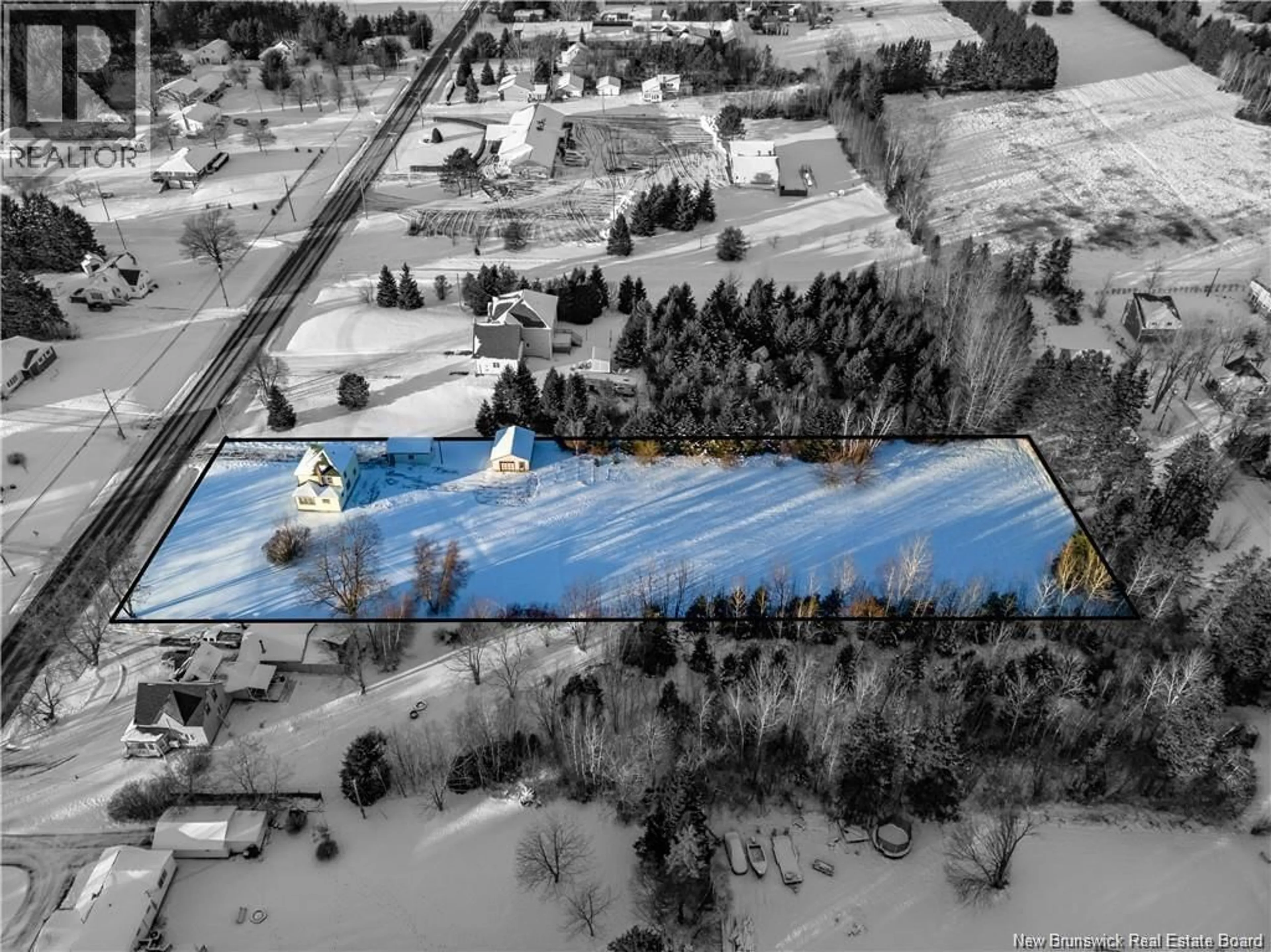 A pic from outside/outdoor area/front of a property/back of a property/a pic from drone, unknown for 3738 ROUTE 134, Shediac Bridge New Brunswick E4R1T1