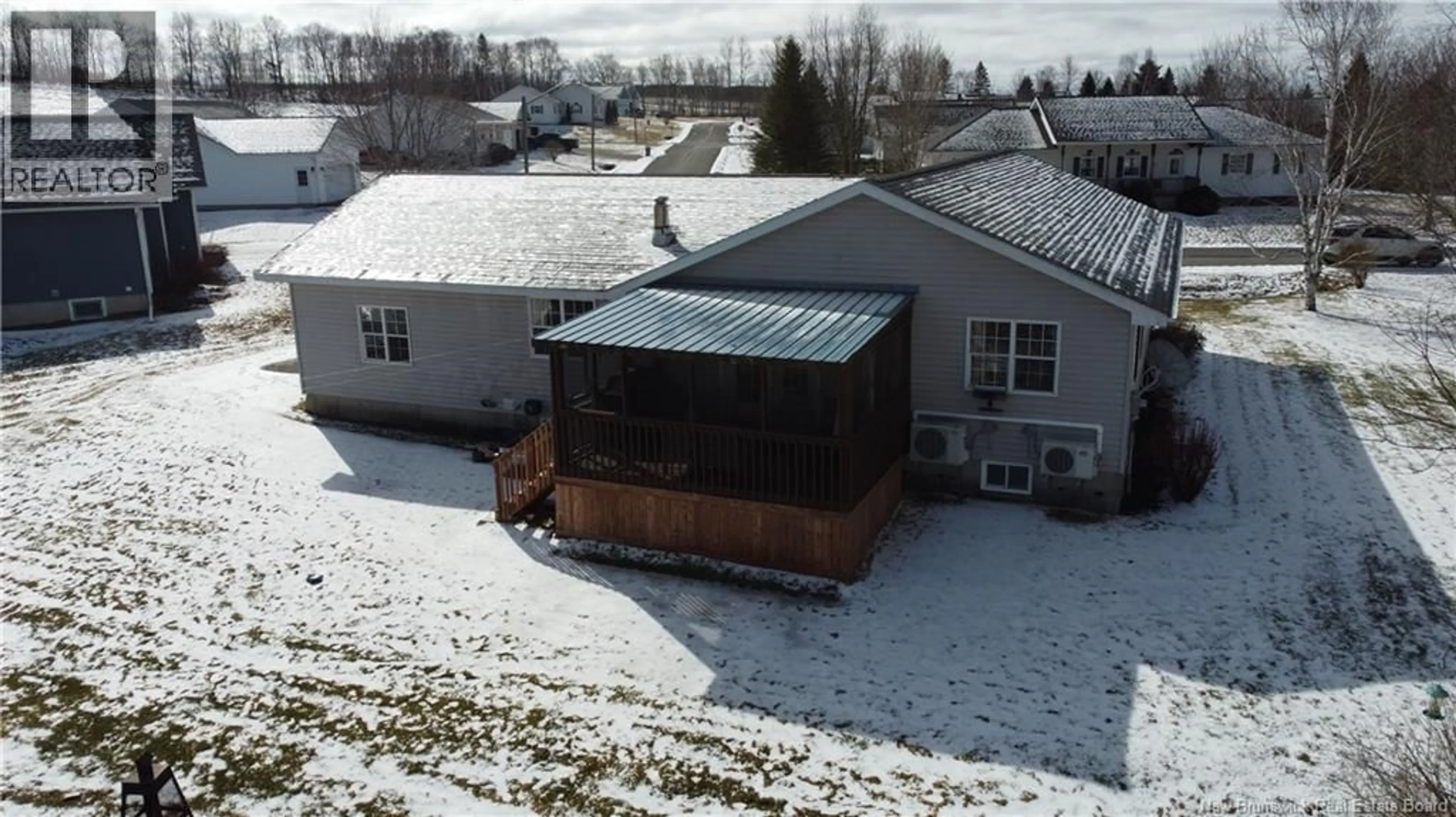 A pic from outside/outdoor area/front of a property/back of a property/a pic from drone, building for 17 SHEPODY CRESCENT, Florenceville-Bristol New Brunswick E7L2X5