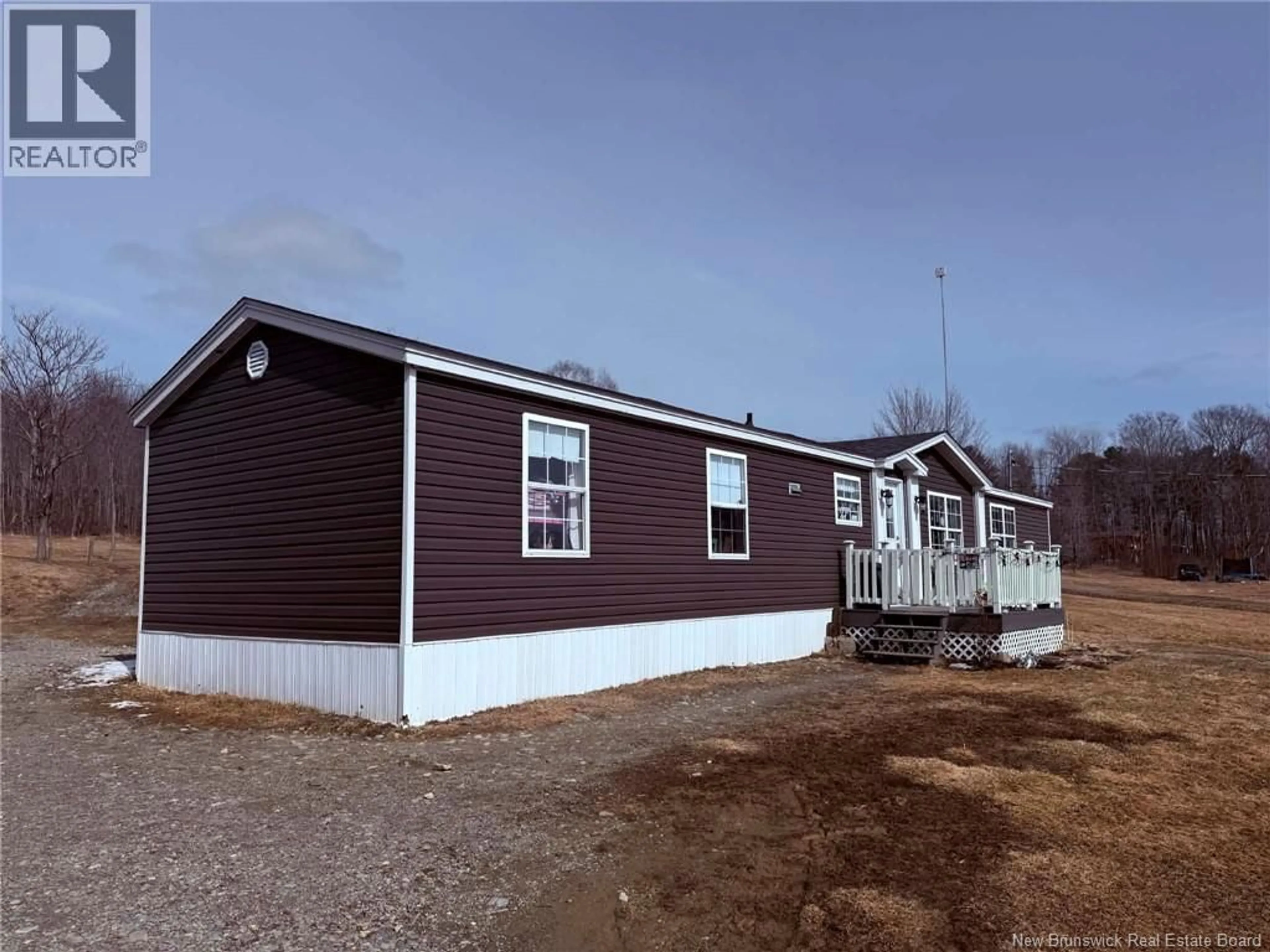 Home with vinyl exterior material, building for 2260 105 ROUTE, Southampton New Brunswick E6G1N1