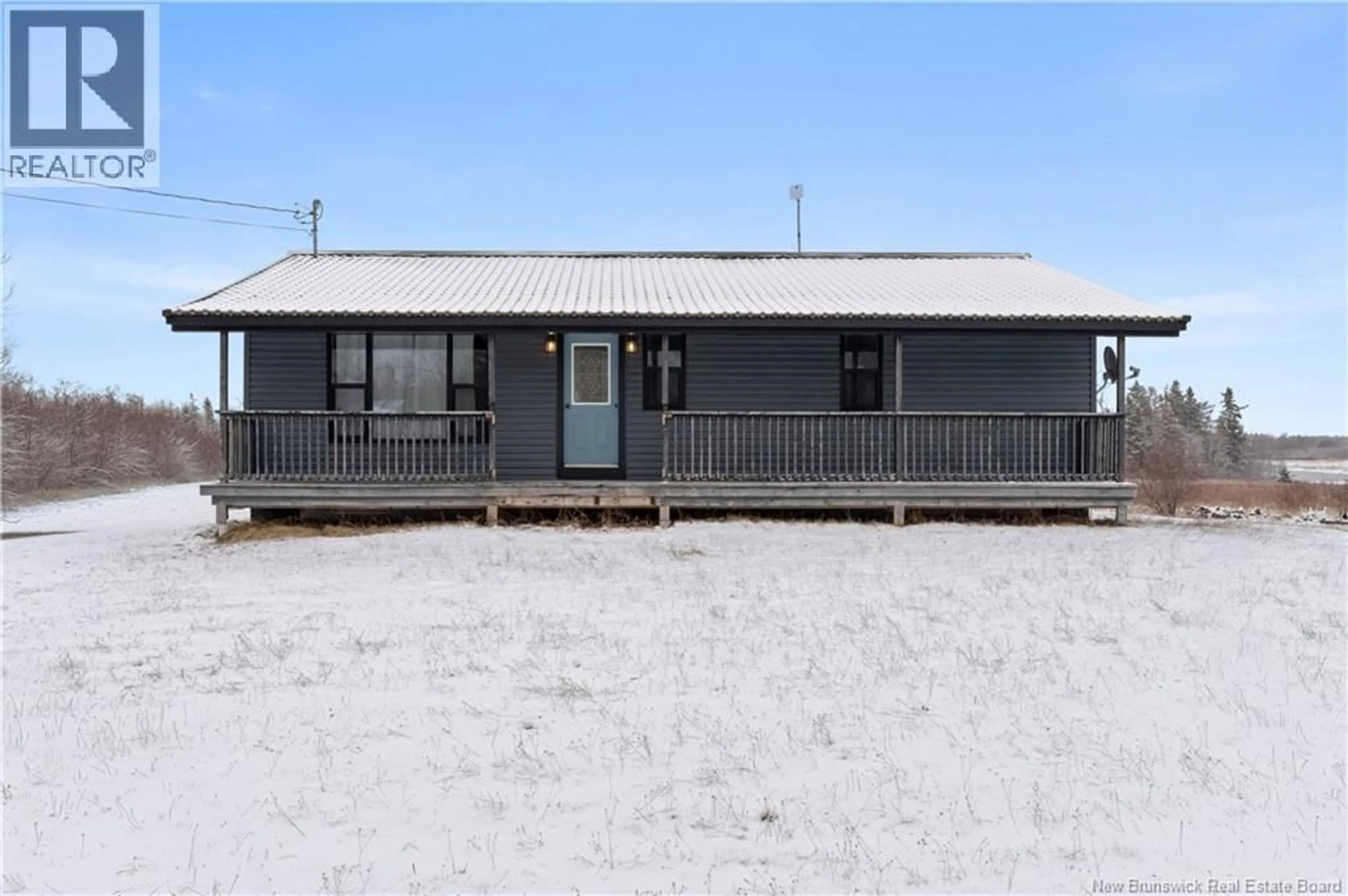 Home with vinyl exterior material, building for 2490 ROUTE 950, Shemogue New Brunswick E4N2S4