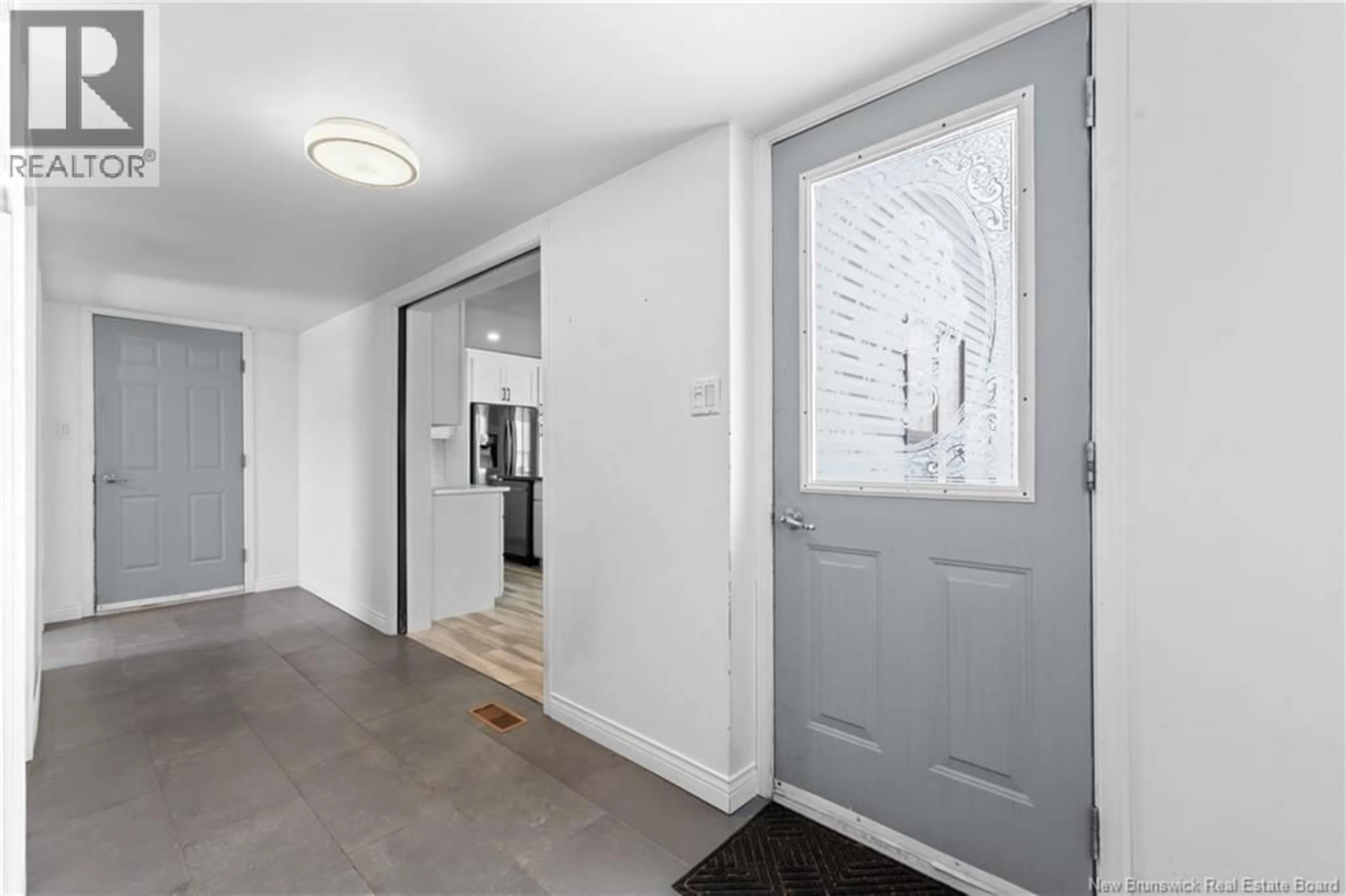 Indoor entryway for 2490 ROUTE 950, Shemogue New Brunswick E4N2S4