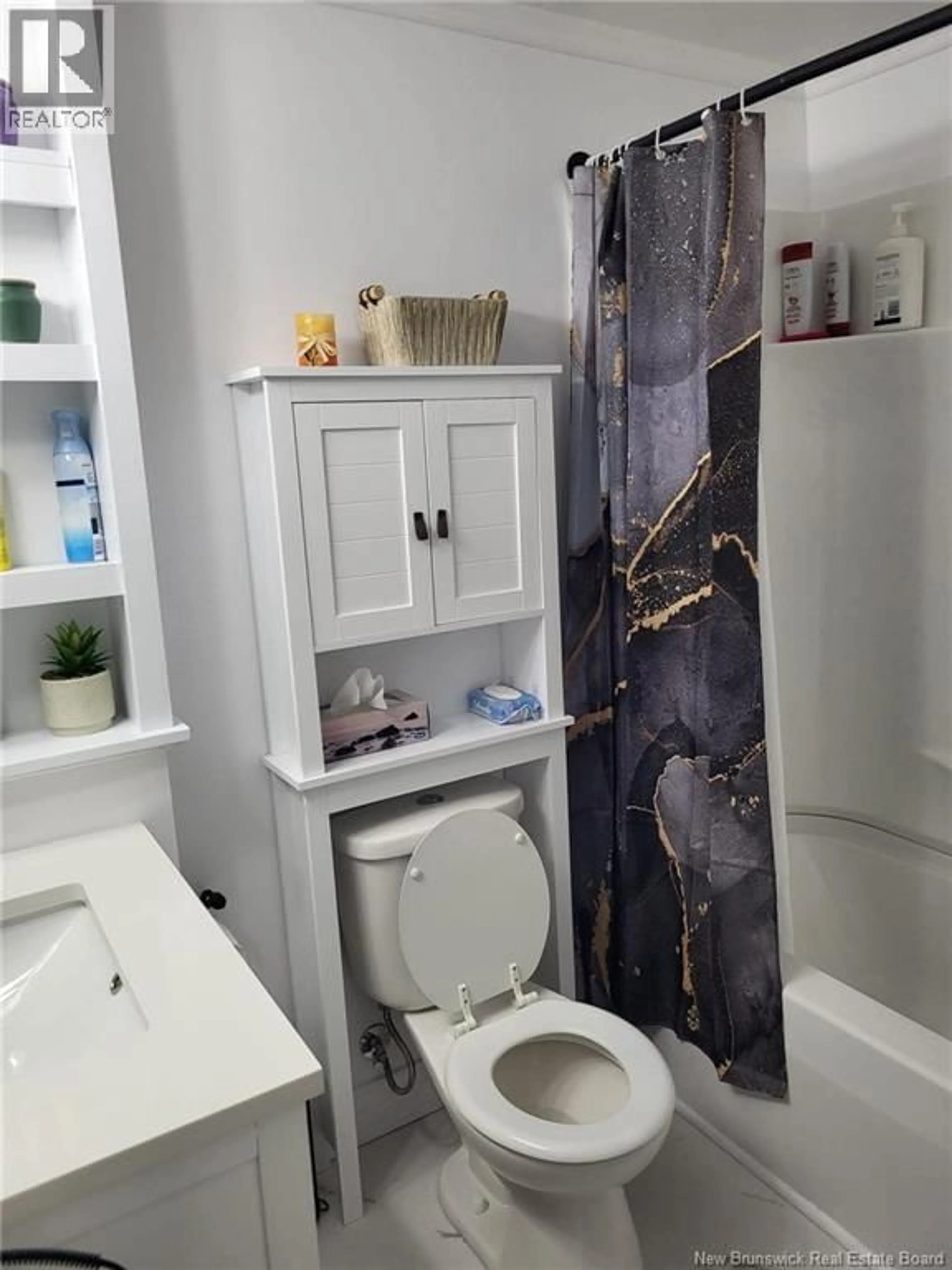 Standard bathroom, unknown for 10 LES LUTES ROAD, Steeves Mountain New Brunswick E1G3Y1