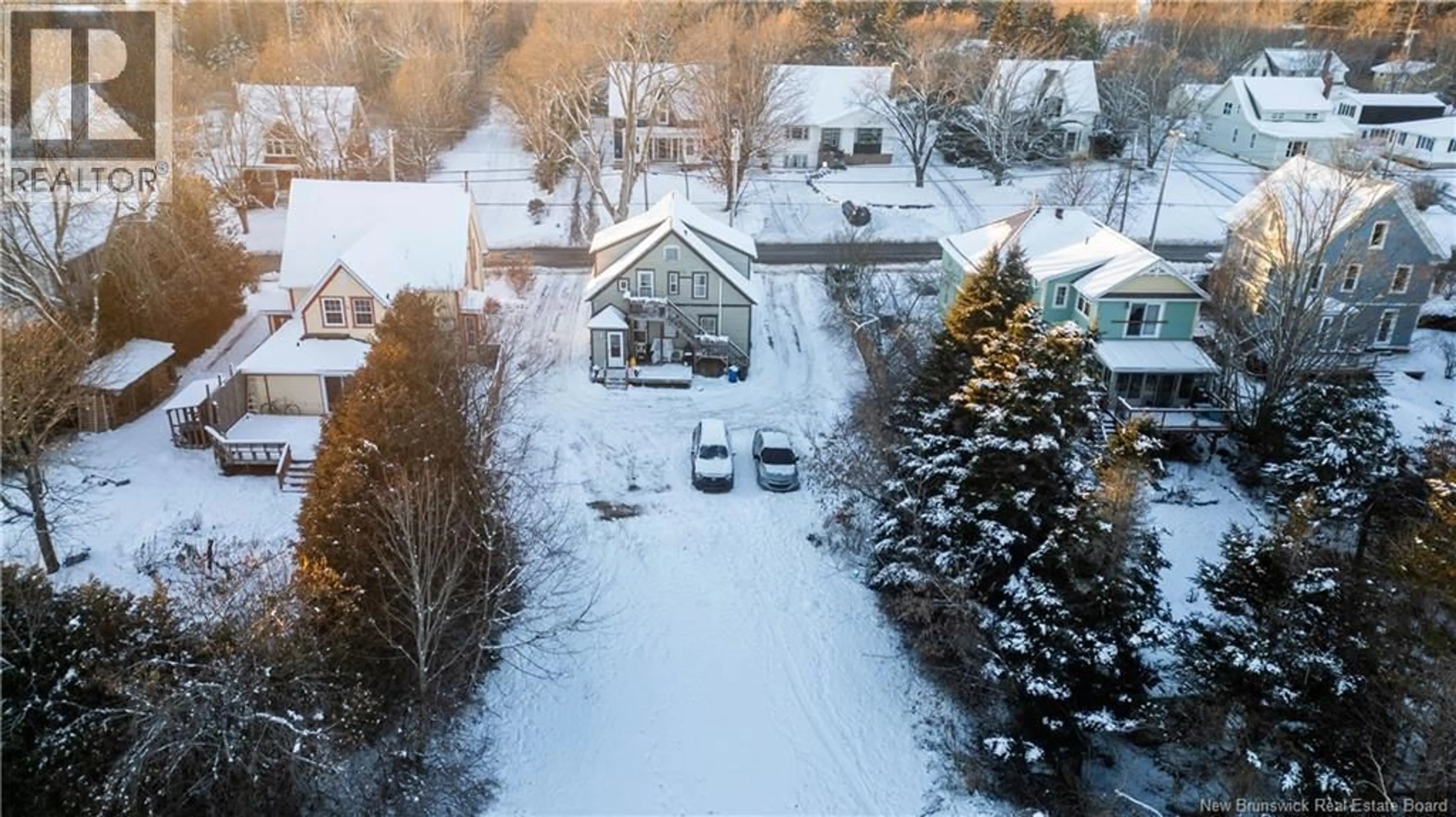 A pic from outside/outdoor area/front of a property/back of a property/a pic from drone, street for 72 SALEM STREET, Sackville New Brunswick E4L4J9