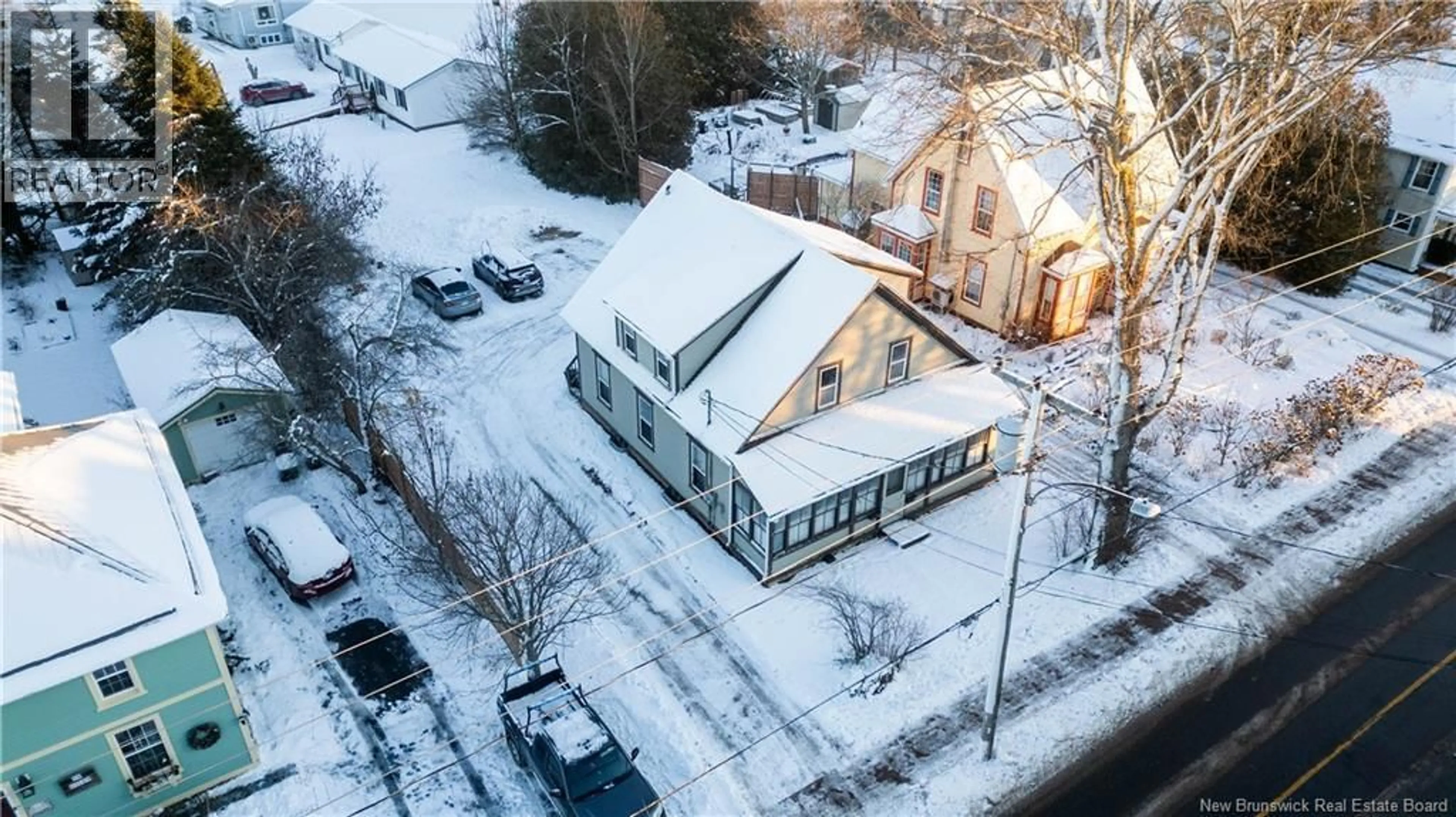 A pic from outside/outdoor area/front of a property/back of a property/a pic from drone, street for 72 SALEM STREET, Sackville New Brunswick E4L4J9
