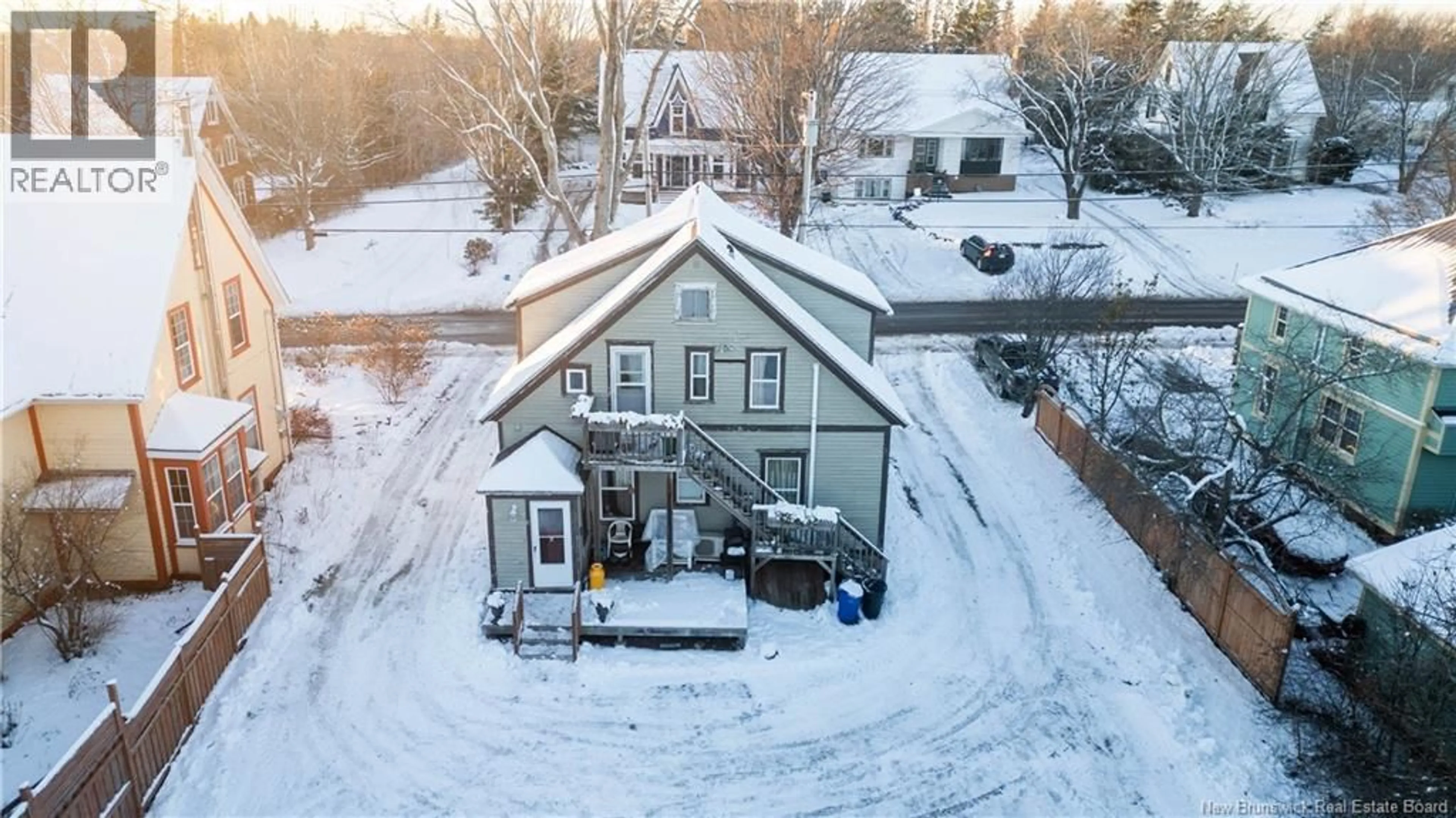 A pic from outside/outdoor area/front of a property/back of a property/a pic from drone, building for 72 SALEM STREET, Sackville New Brunswick E4L4J9