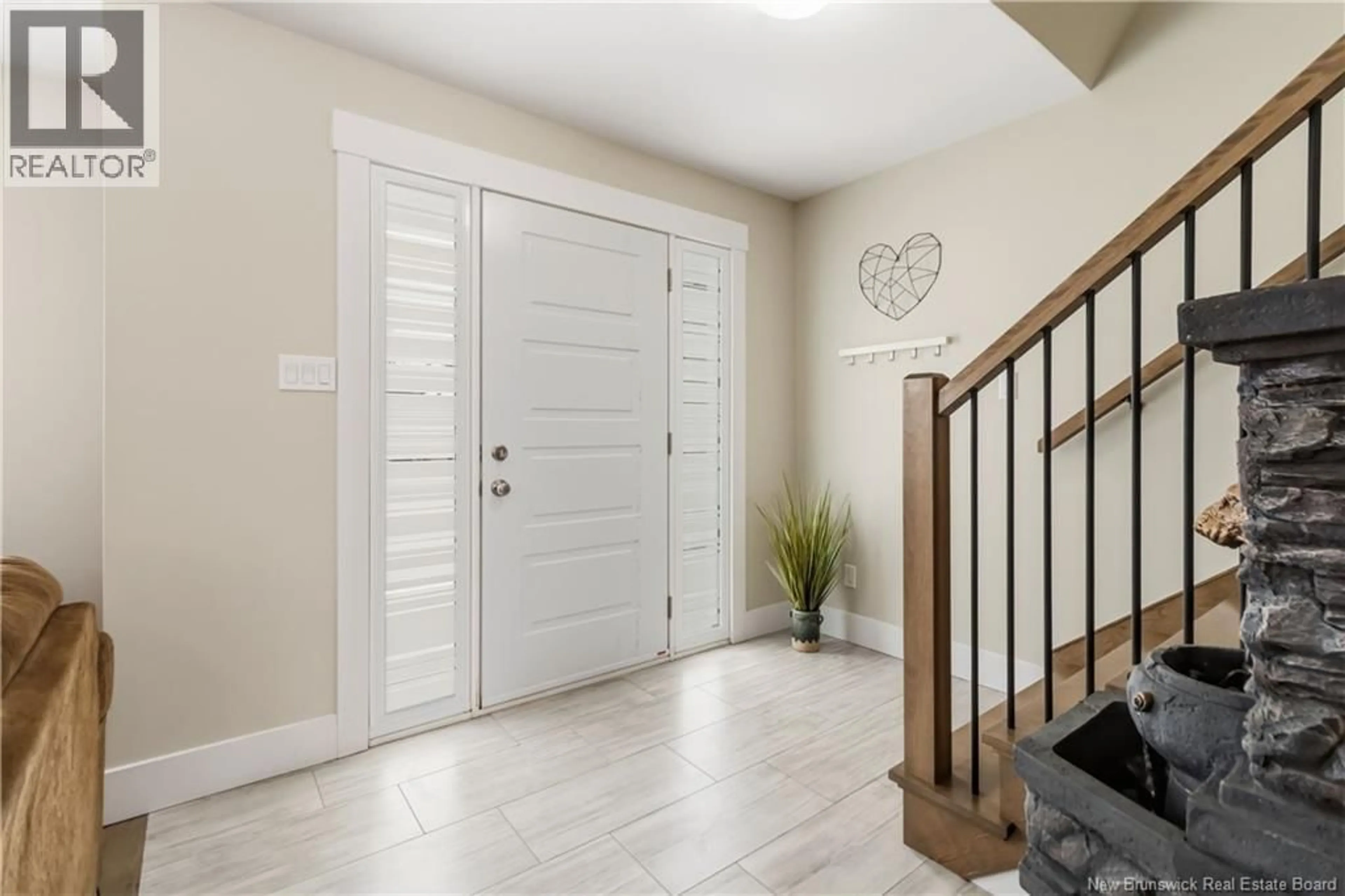 Indoor entryway for 92 SATARA DRIVE, Moncton New Brunswick E1G6A6