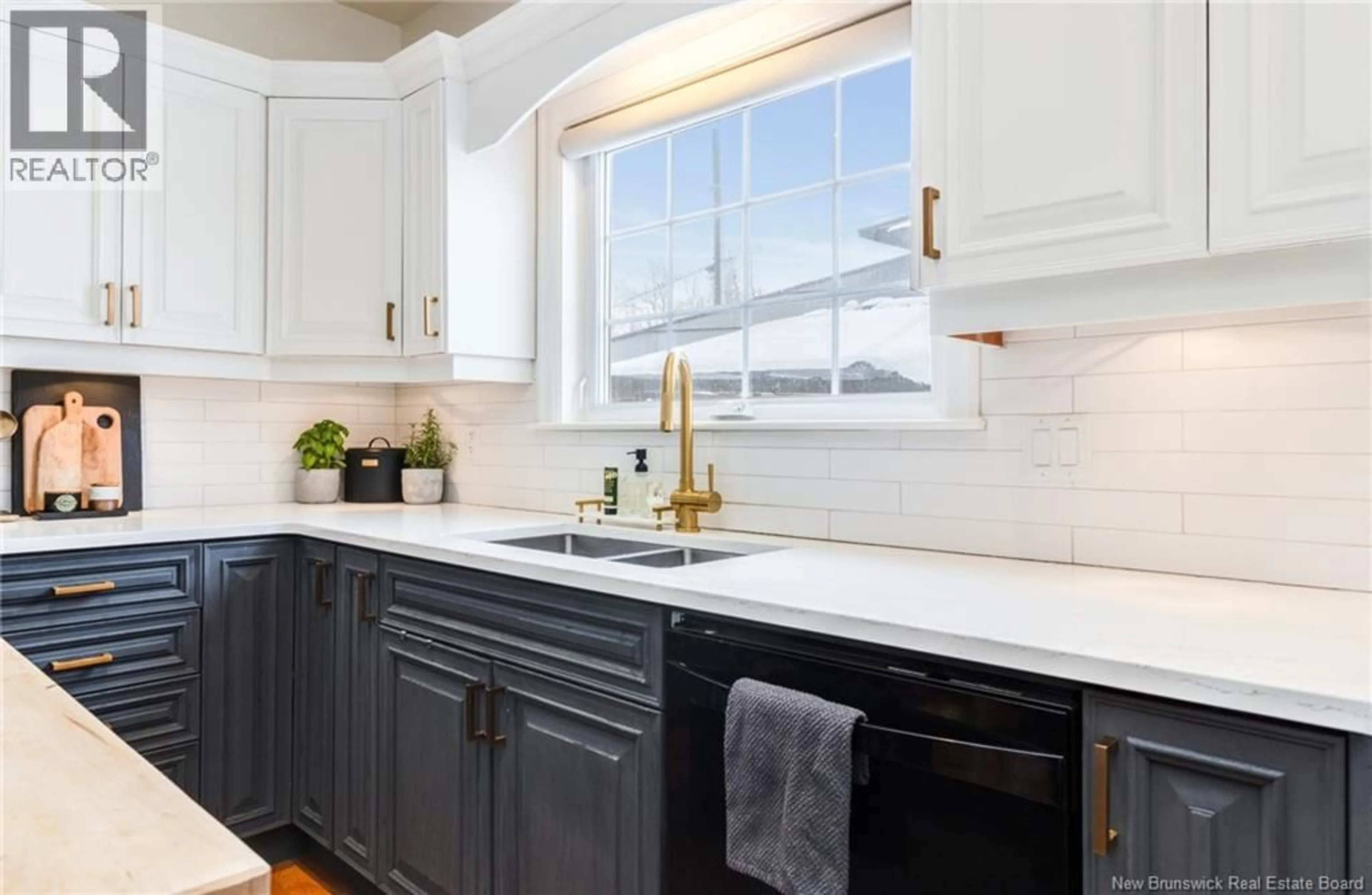 Contemporary kitchen, ceramic/tile floor for 77 JACKSTRAW COURT, Fredericton New Brunswick E3B0L3