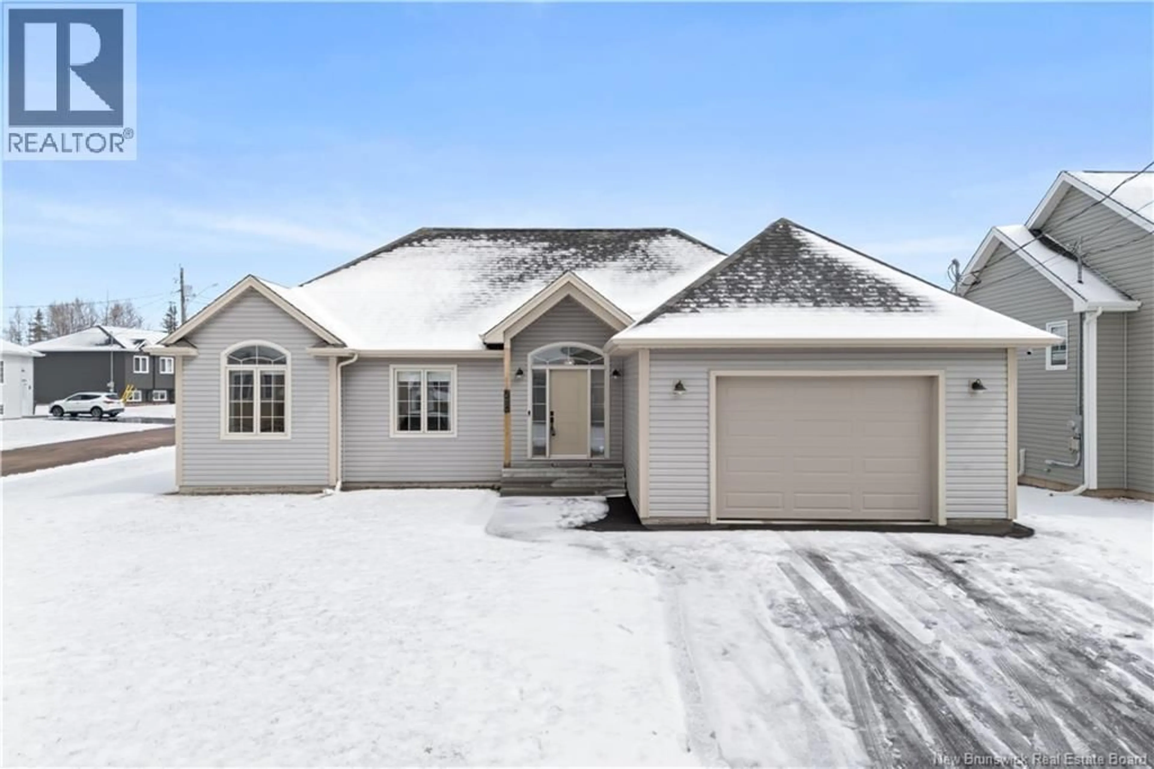 Home with vinyl exterior material, street for 260 CHATELLERAULT STREET, Shediac New Brunswick E4P0L2