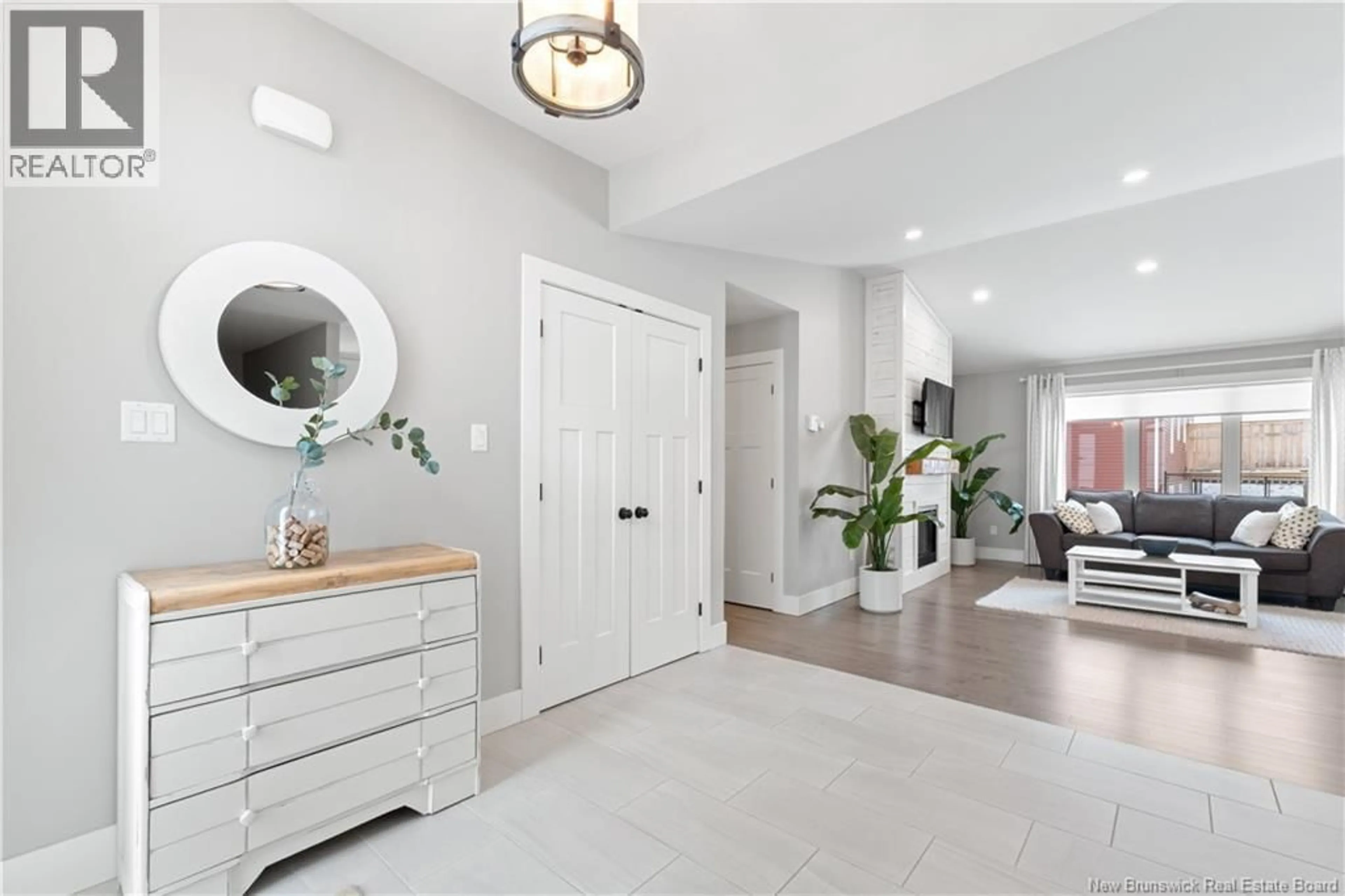 Indoor entryway for 260 CHATELLERAULT STREET, Shediac New Brunswick E4P0L2