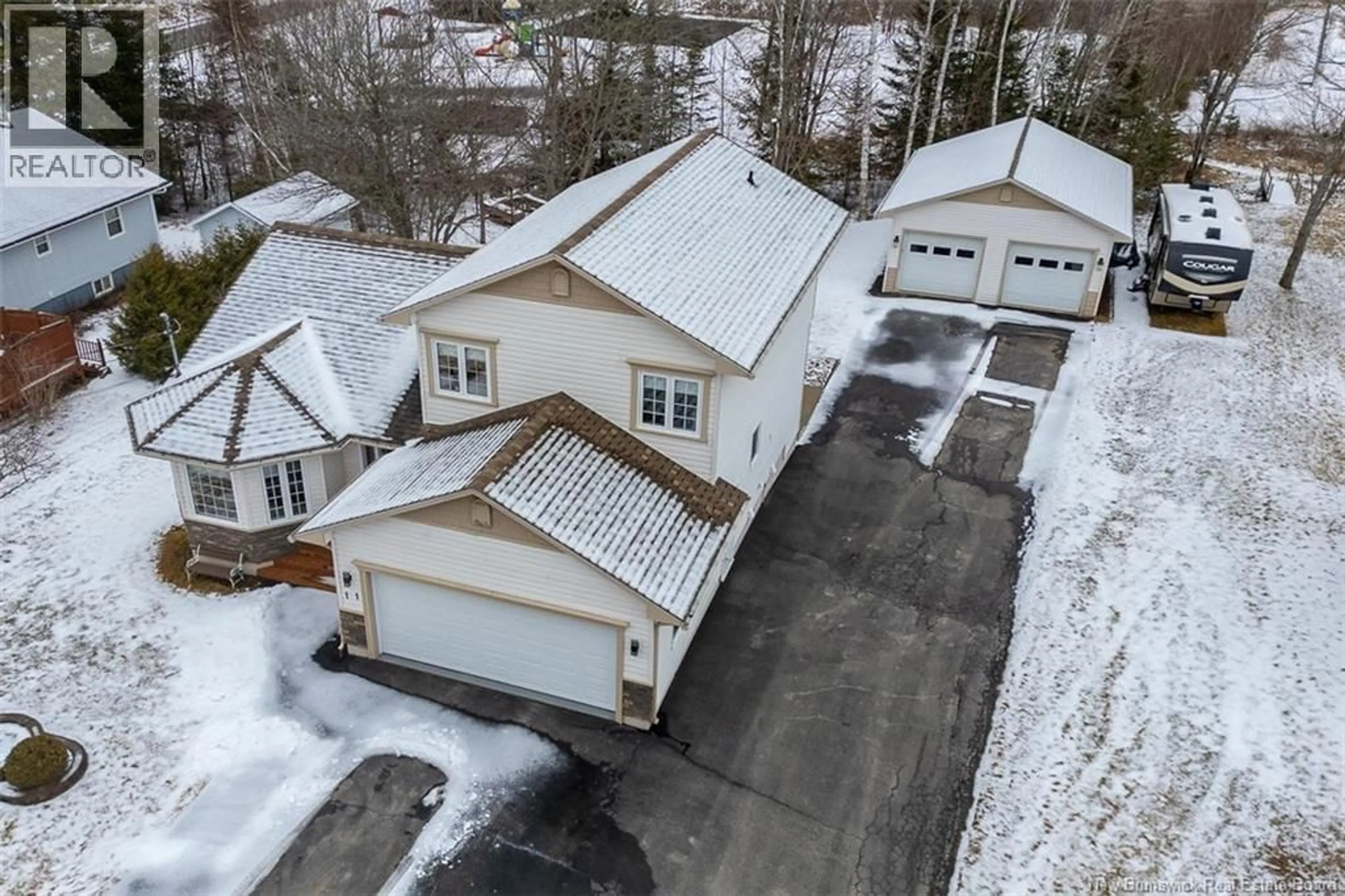 A pic from outside/outdoor area/front of a property/back of a property/a pic from drone, street for 11 WESTON STREET, New Maryland New Brunswick E3C1G6