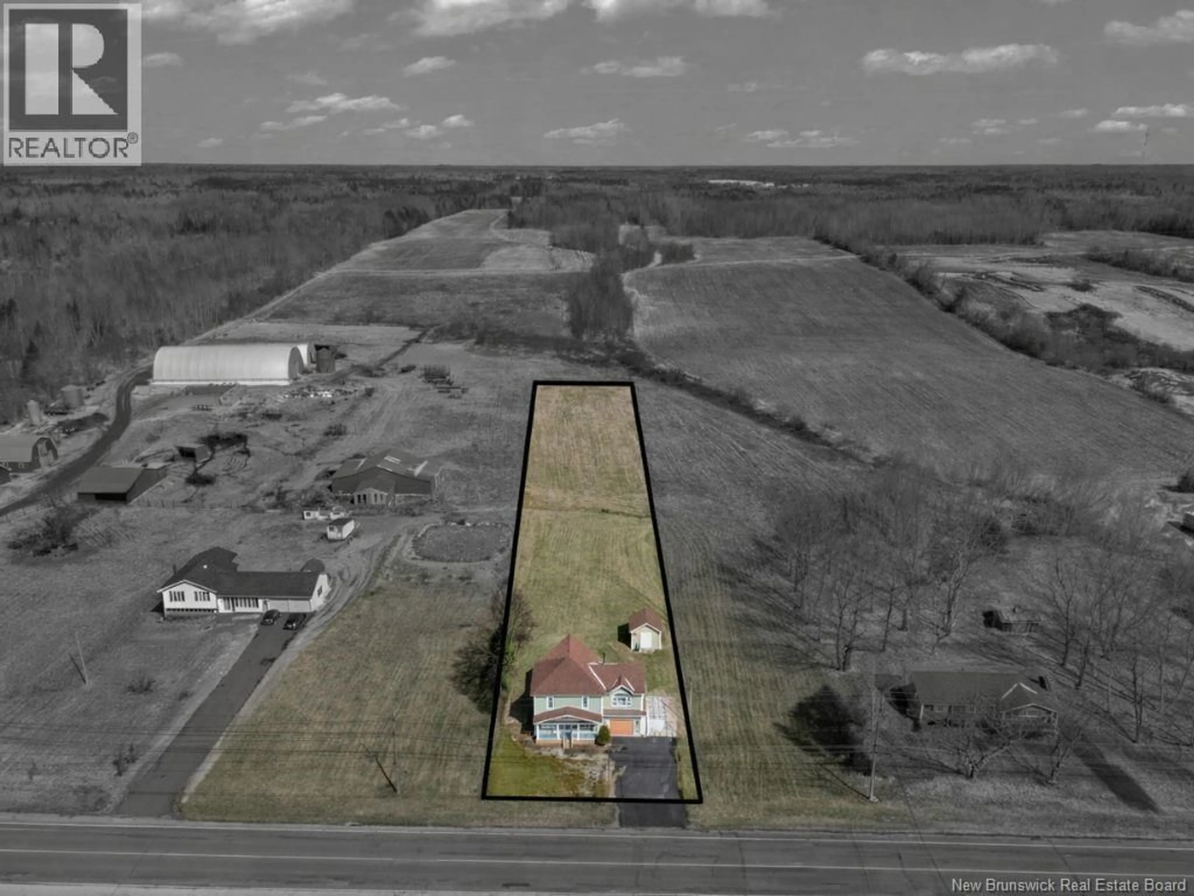 A pic from outside/outdoor area/front of a property/back of a property/a pic from drone, building for 259 IRVING BOULEVARD, Bouctouche New Brunswick E4S3K5