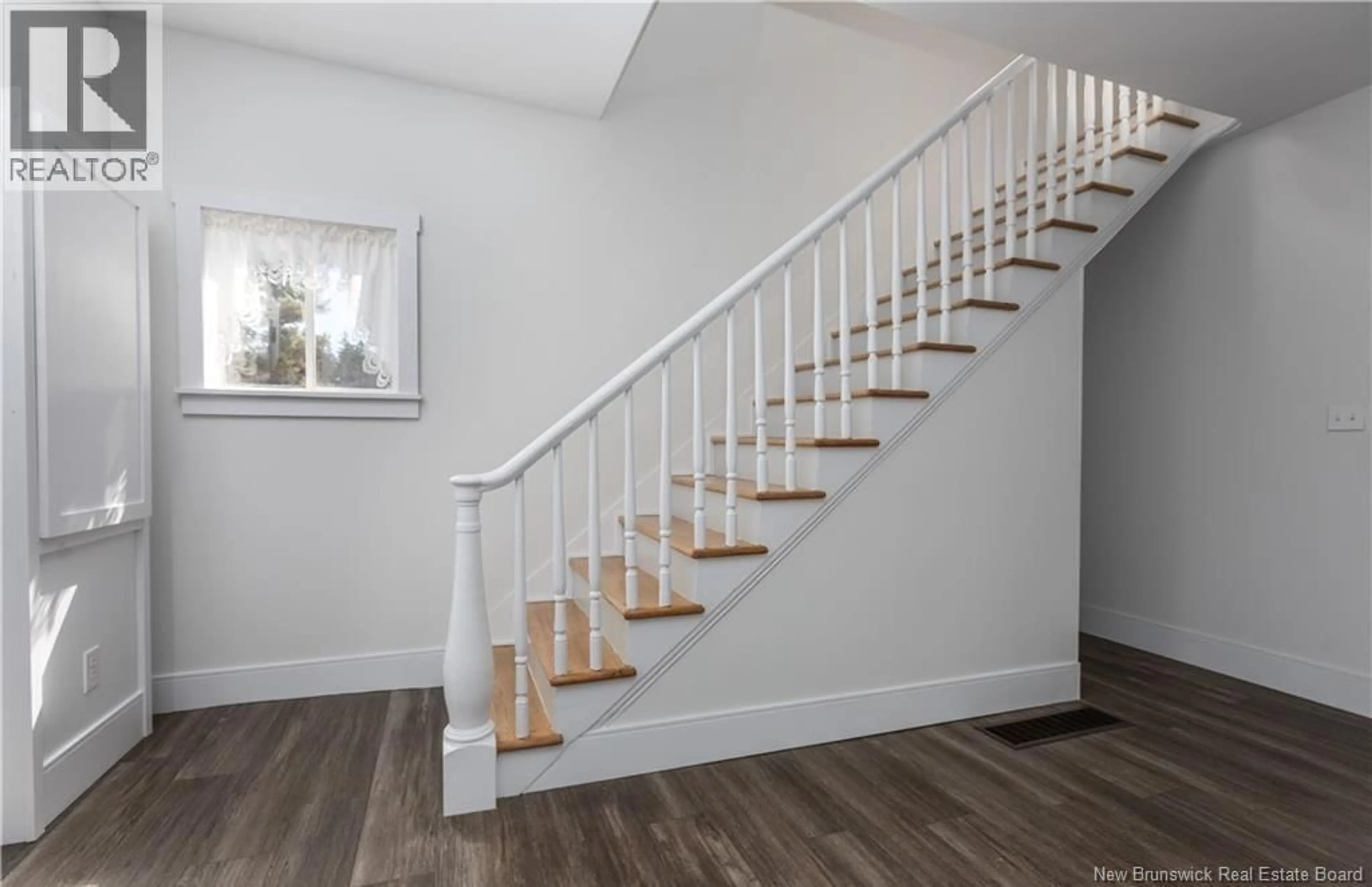 Stairs for 386 ROUTE 915, Harvey Bank New Brunswick E4H2M2