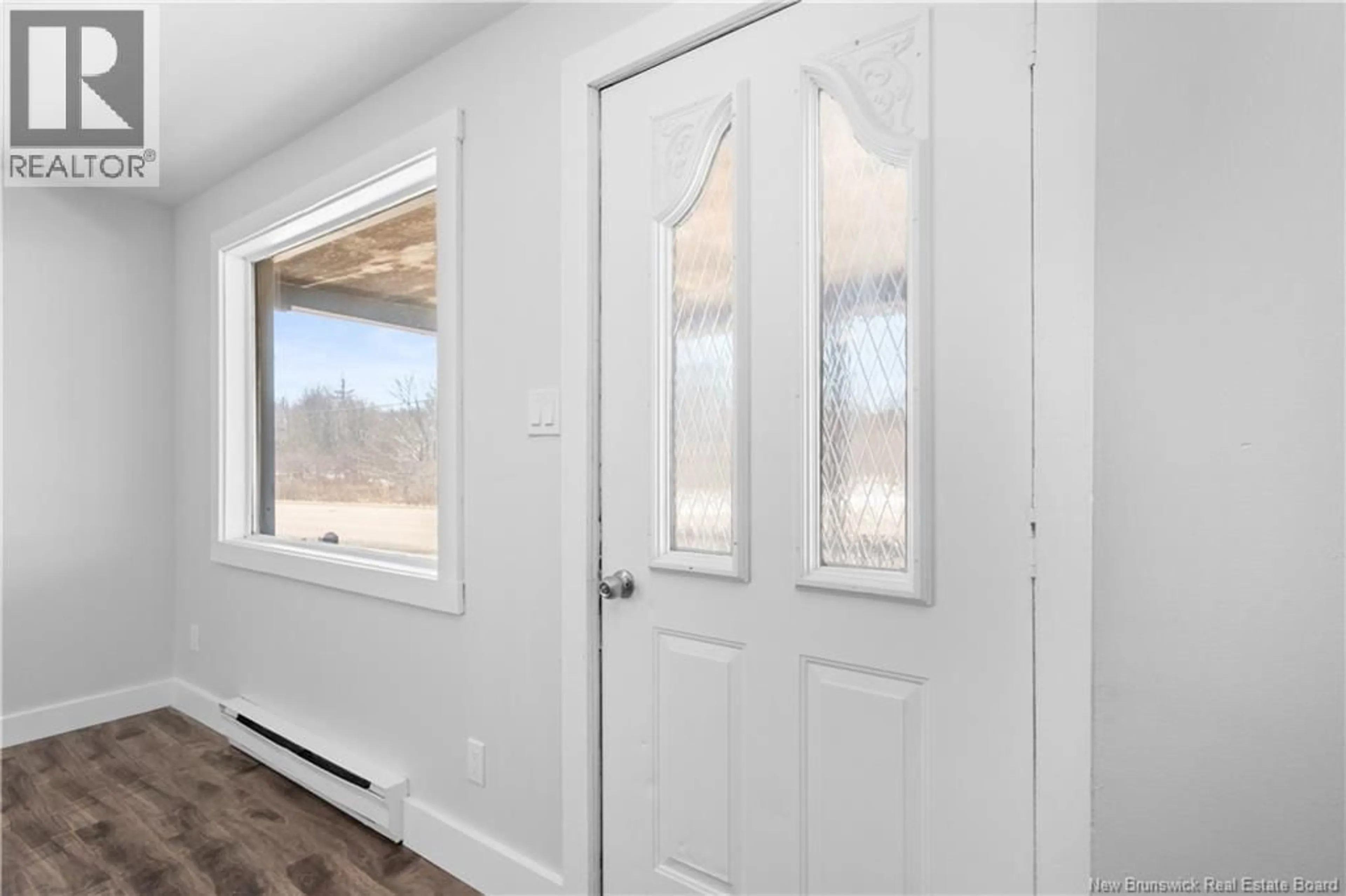 Indoor entryway for 1870 RTE 475, Saint-Edouard-De-Kent New Brunswick E4S4W9