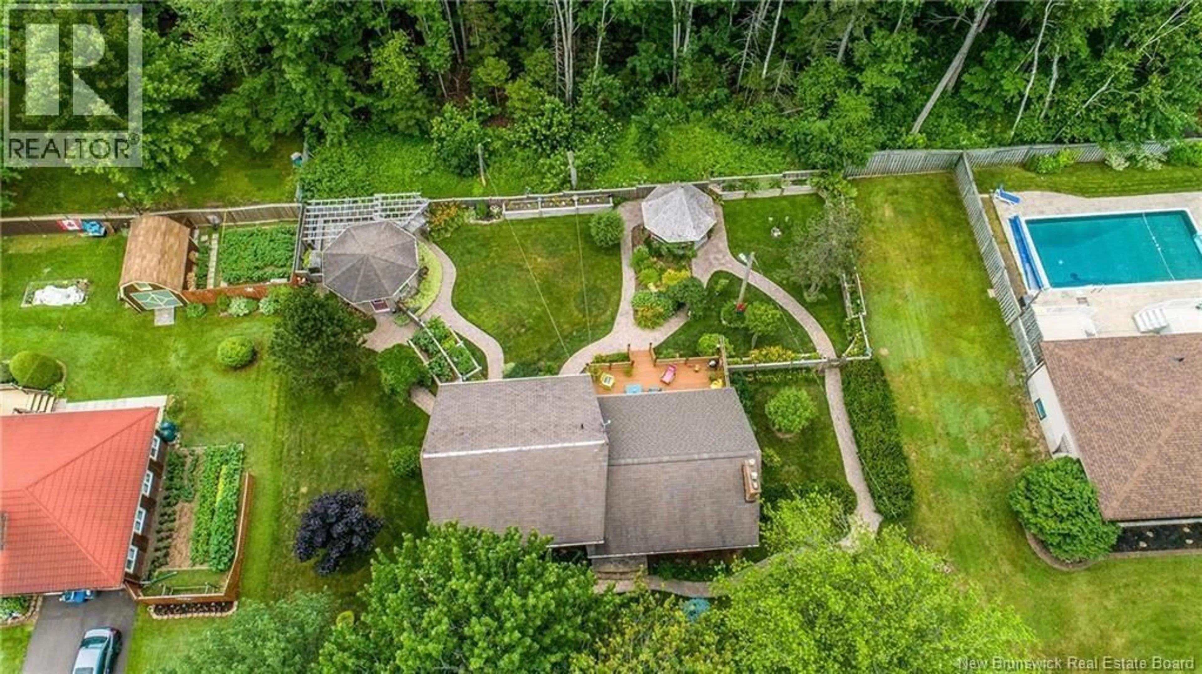 A pic from outside/outdoor area/front of a property/back of a property/a pic from drone, unknown for 105 MONTCLAIR, Shediac New Brunswick E4P2J2