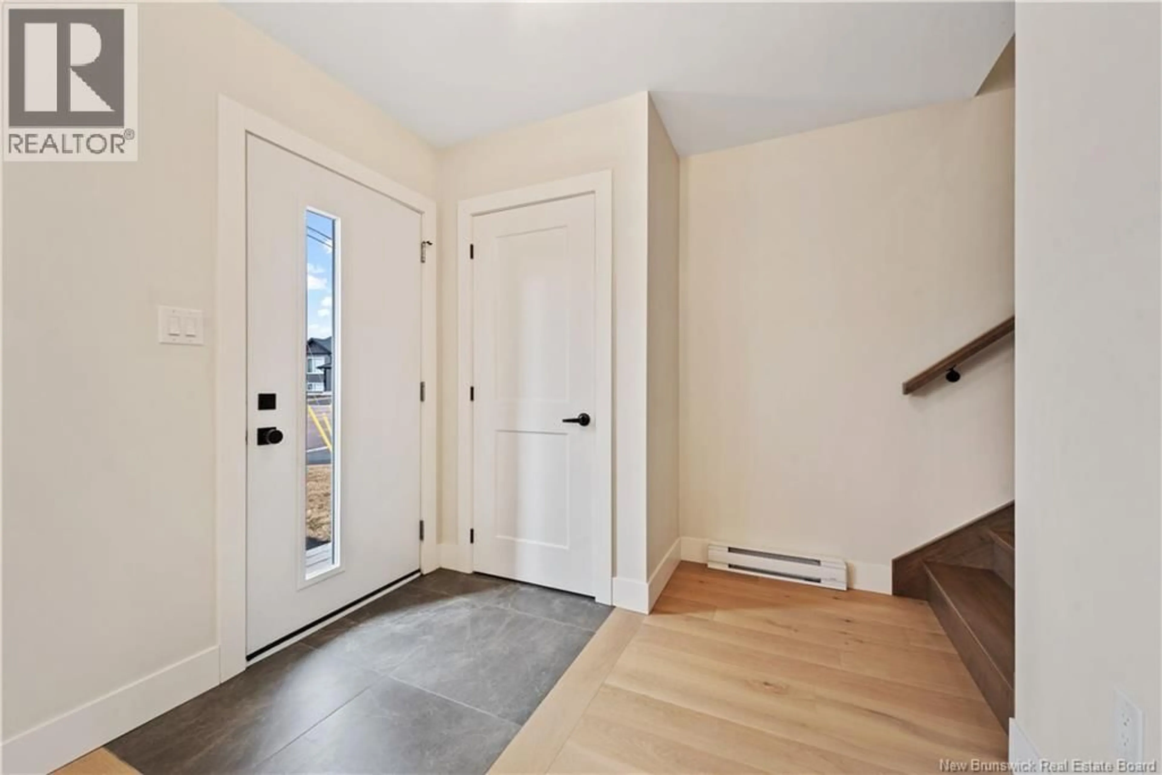 Indoor entryway for 193 ERNEST STREET, Dieppe New Brunswick E1A4T3