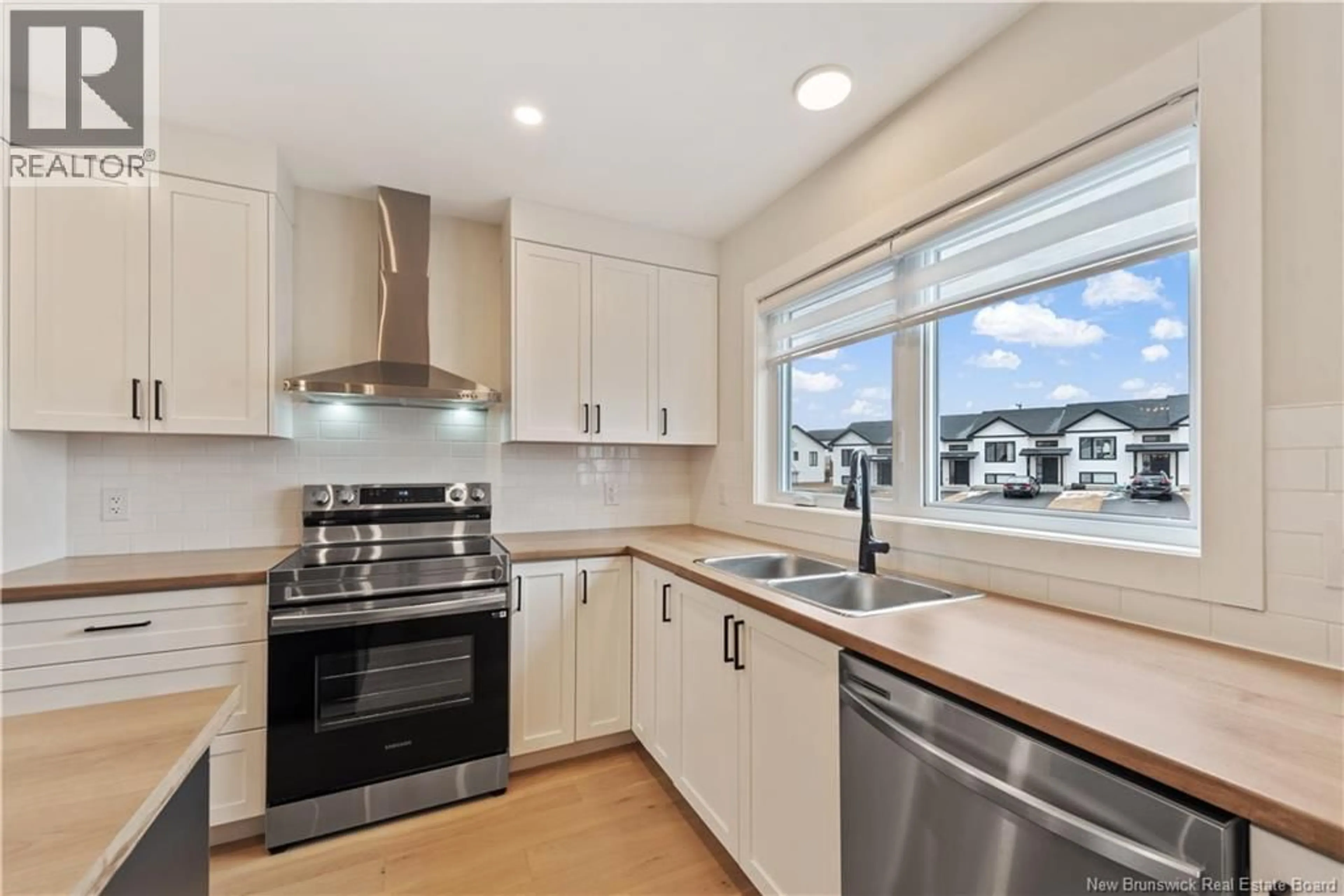Open concept kitchen, unknown for 193 ERNEST STREET, Dieppe New Brunswick E1A4T3