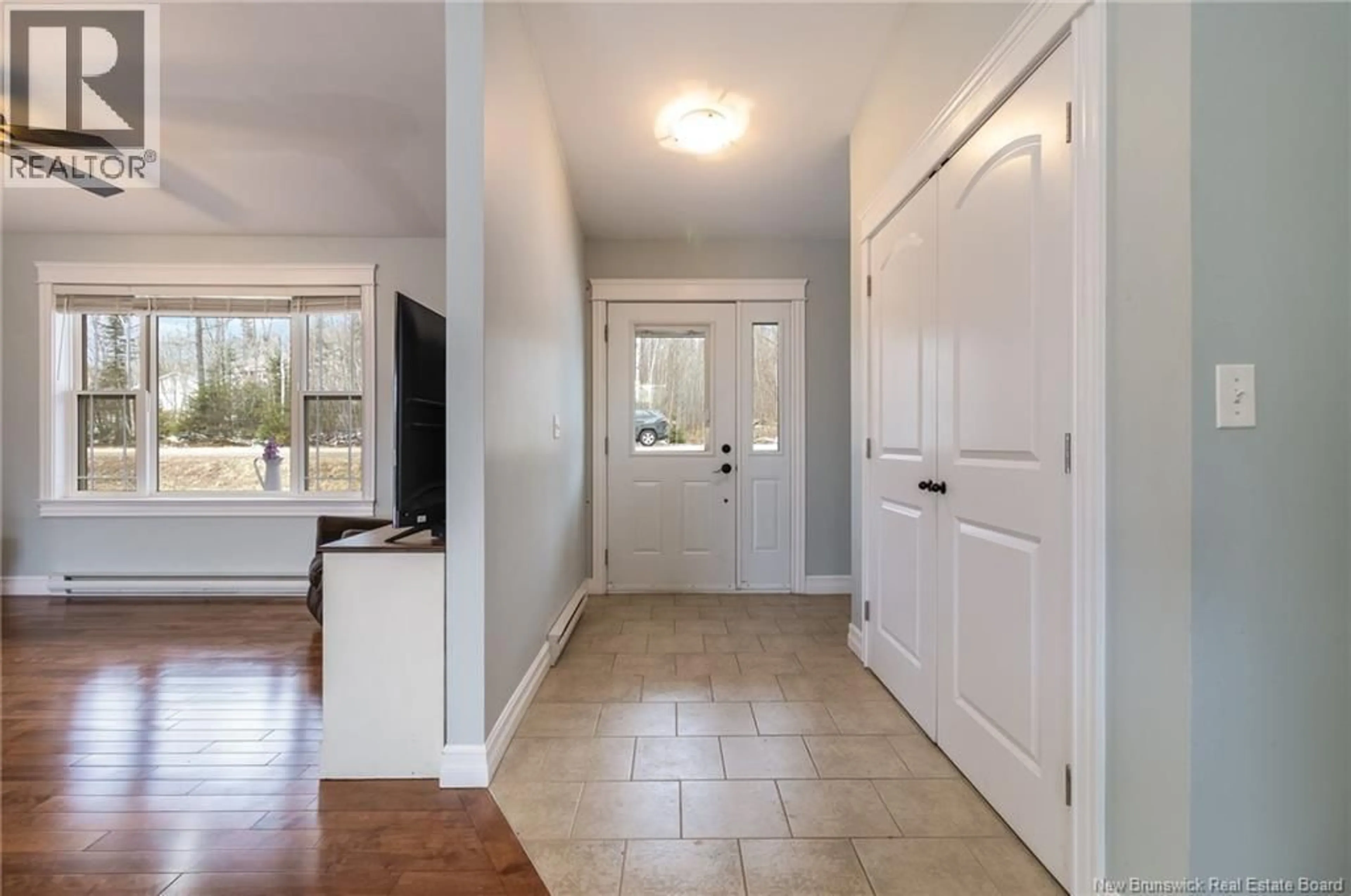 Indoor entryway for 31 LYMAN STREET, Burton New Brunswick E2V0H9