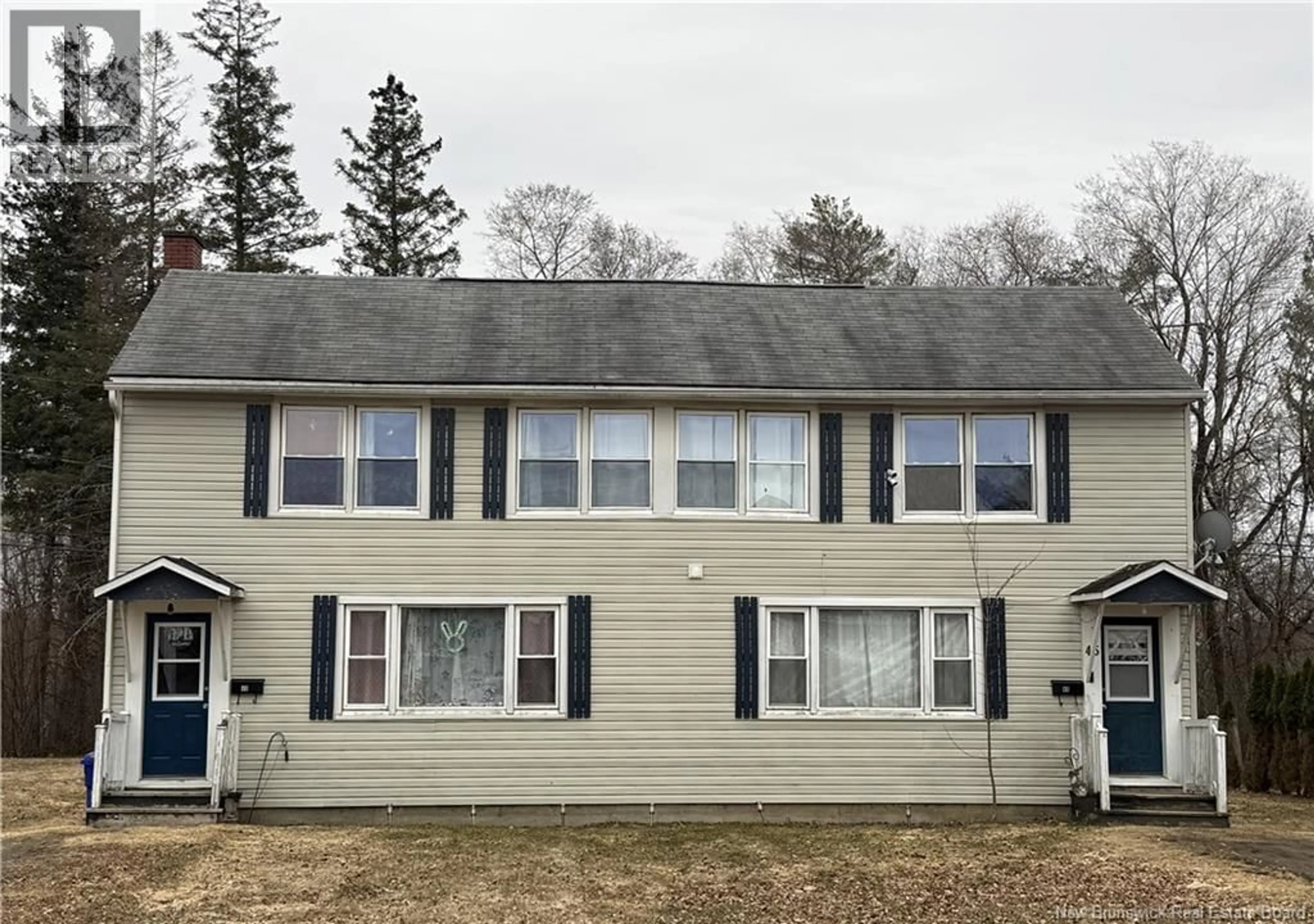 Home with vinyl exterior material, building for 45-47 ELM PARK, St. Stephen New Brunswick E3L2W7