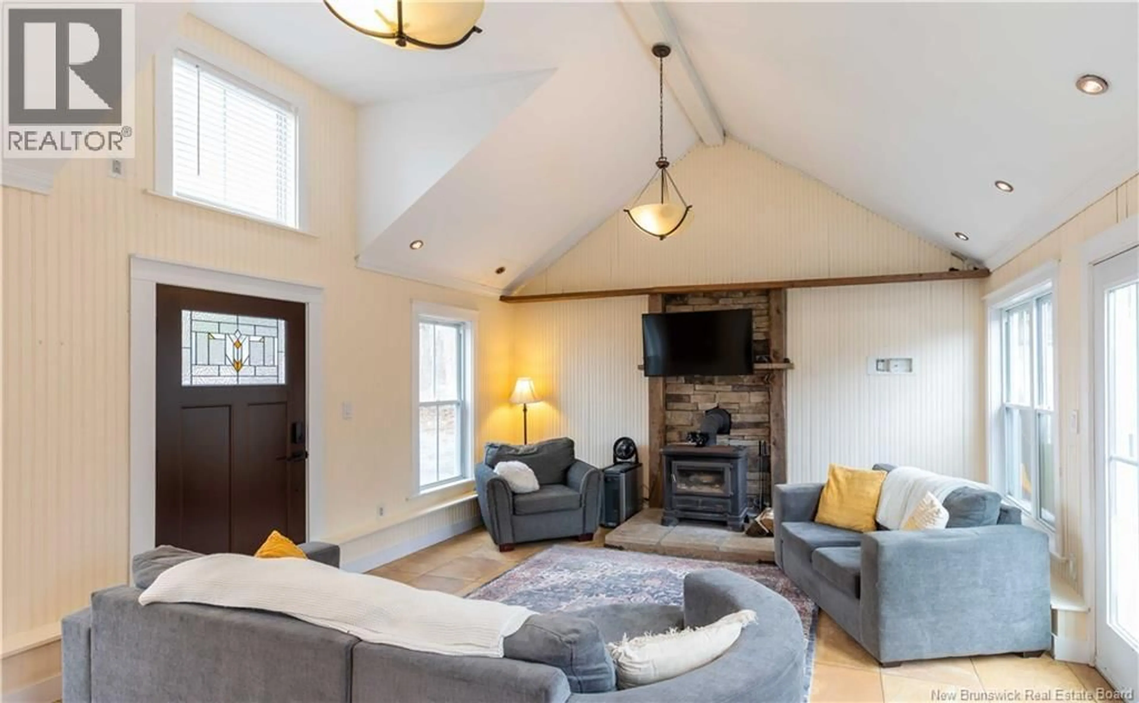 Living room with furniture, unknown for 2574 WESTFIELD ROAD, Saint John New Brunswick E2M6N1