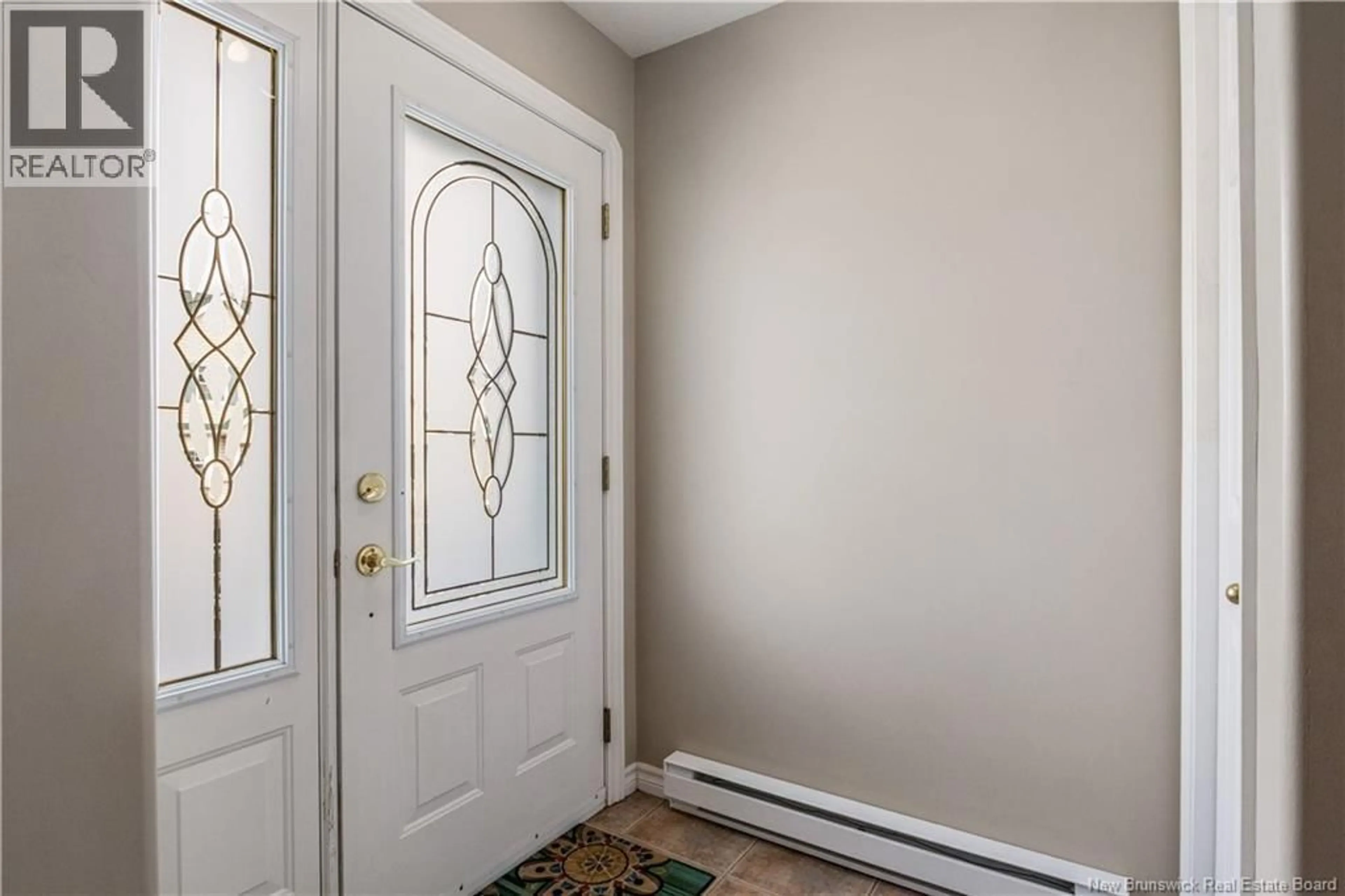 Indoor entryway for 15 - 354 AMIRAULT, Dieppe New Brunswick E1A1G3