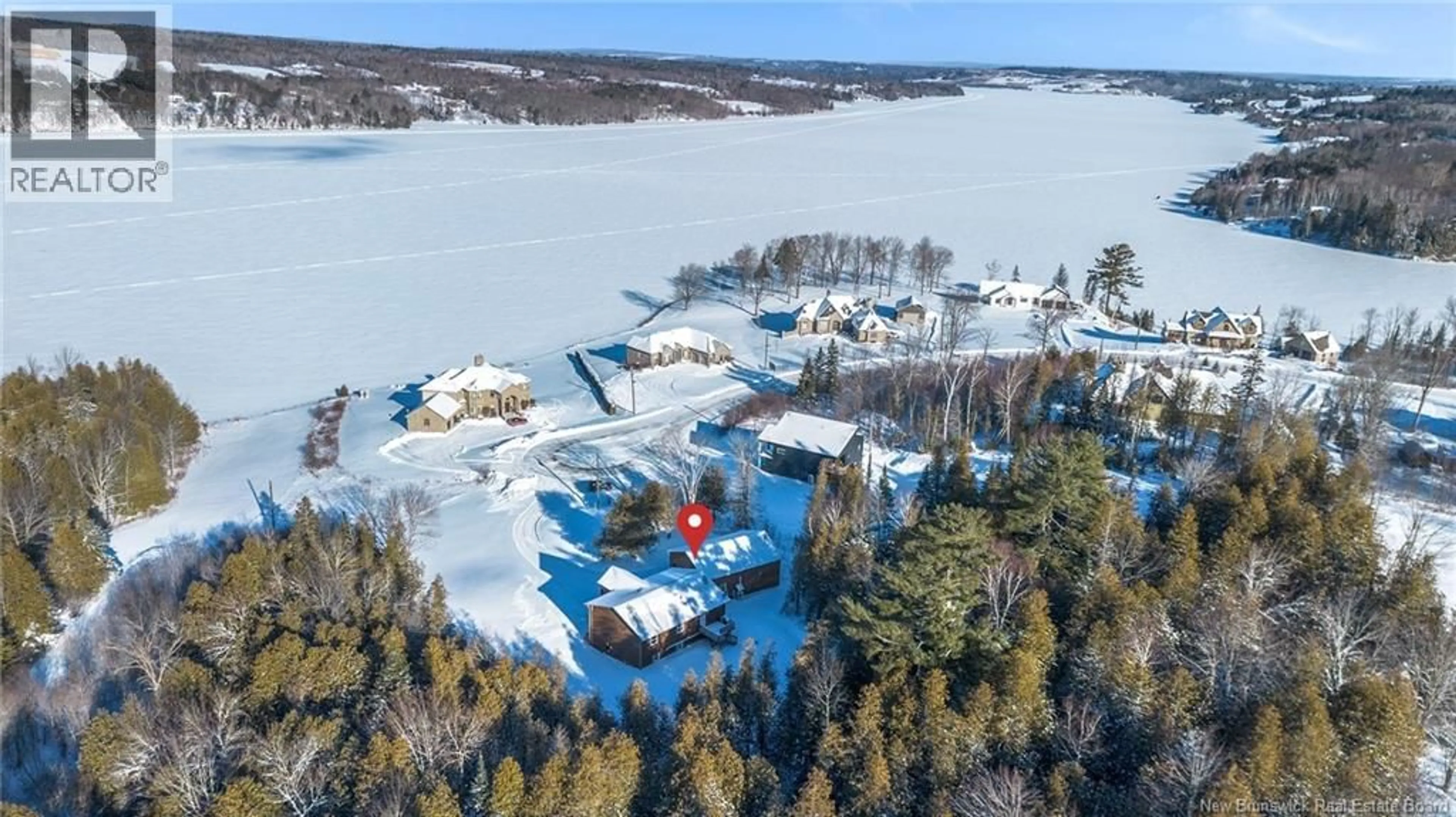 A pic from outside/outdoor area/front of a property/back of a property/a pic from drone, water/lake/river/ocean view for 31 SAINT CHARLES COURT, Upper Kingsclear New Brunswick E3E0C7