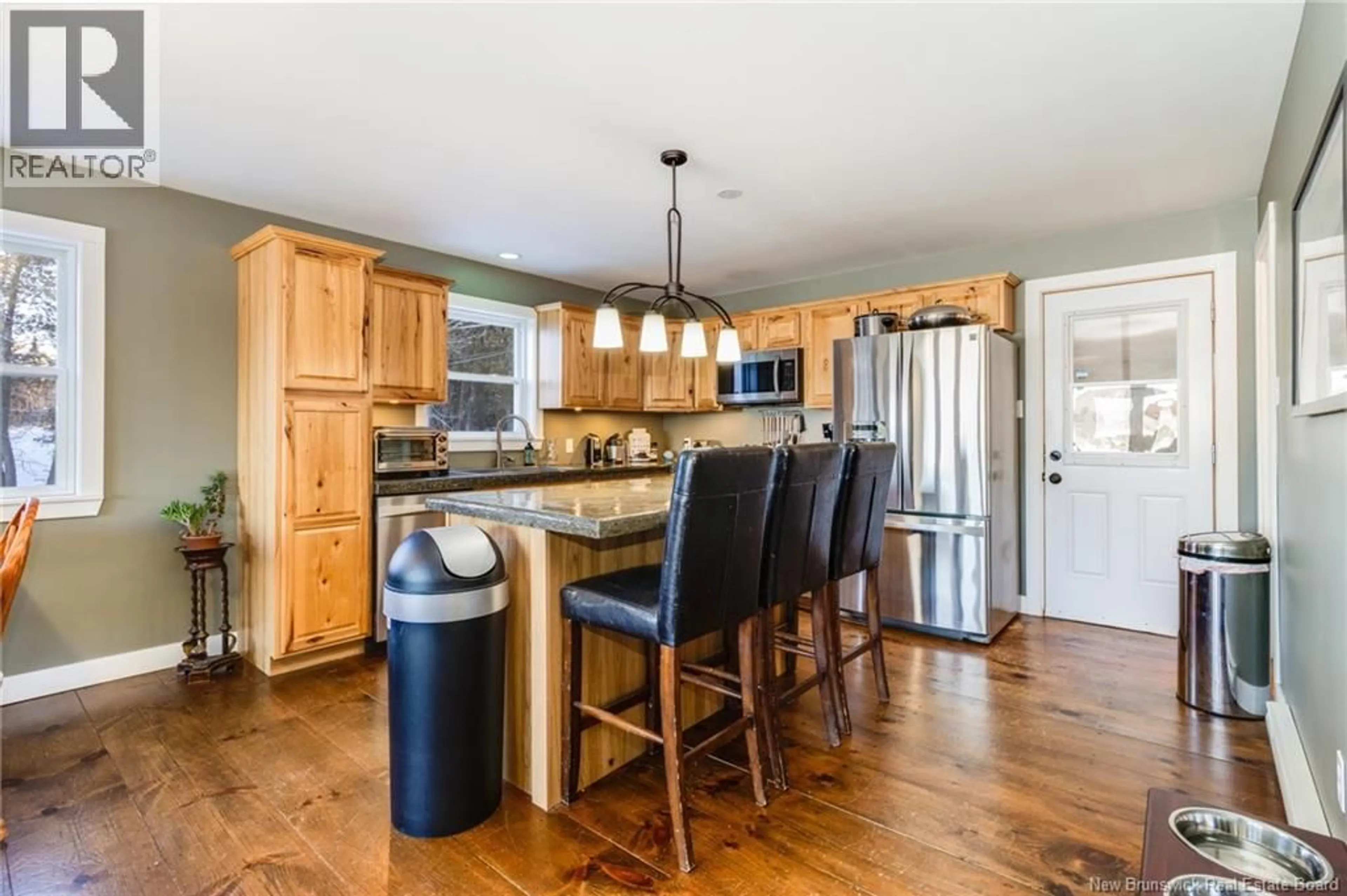 Open concept kitchen, wood/laminate floor for 31 SAINT CHARLES COURT, Upper Kingsclear New Brunswick E3E0C7