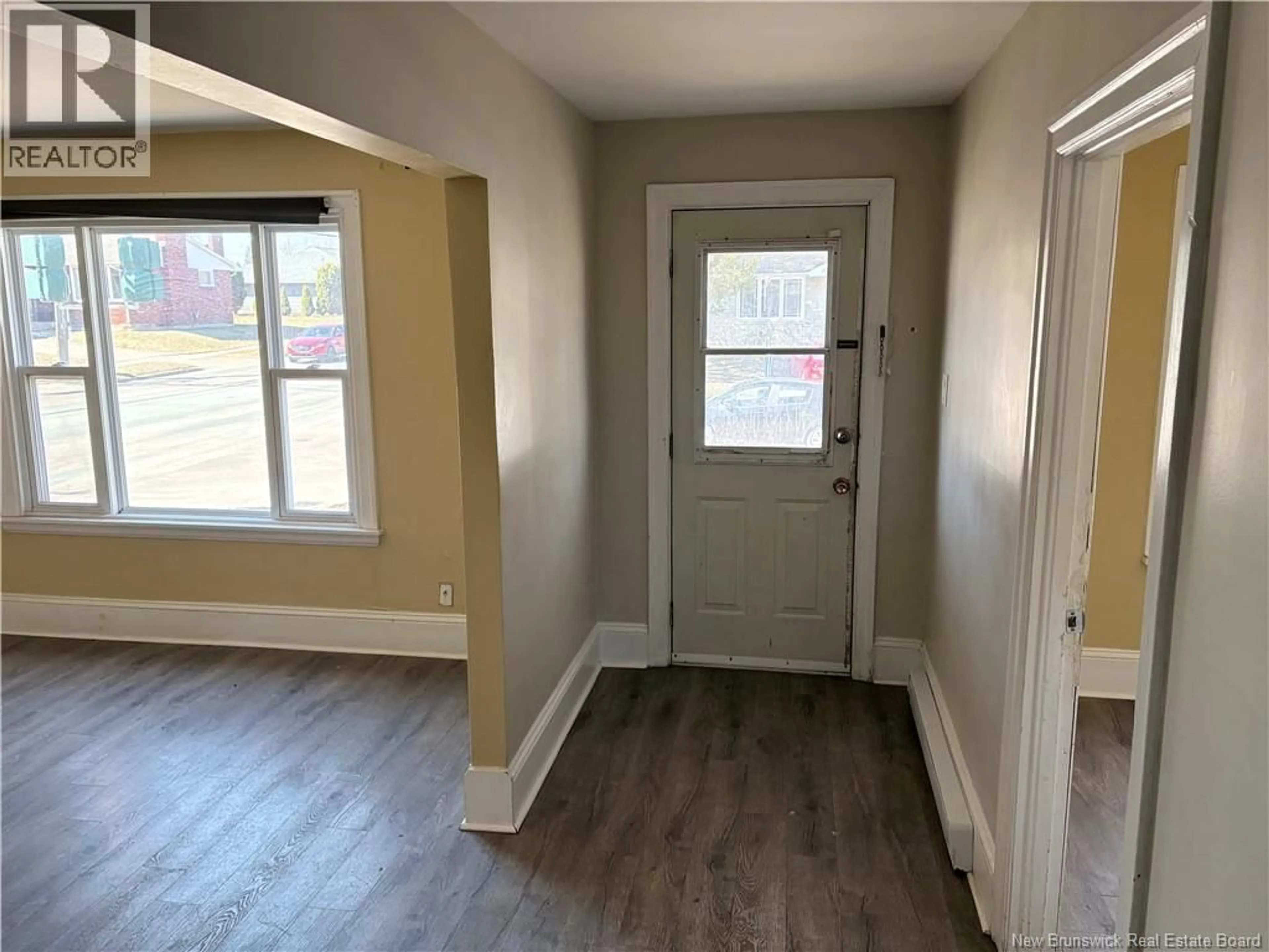 Indoor entryway for 137 WEST LANE, Moncton New Brunswick E1C6V1