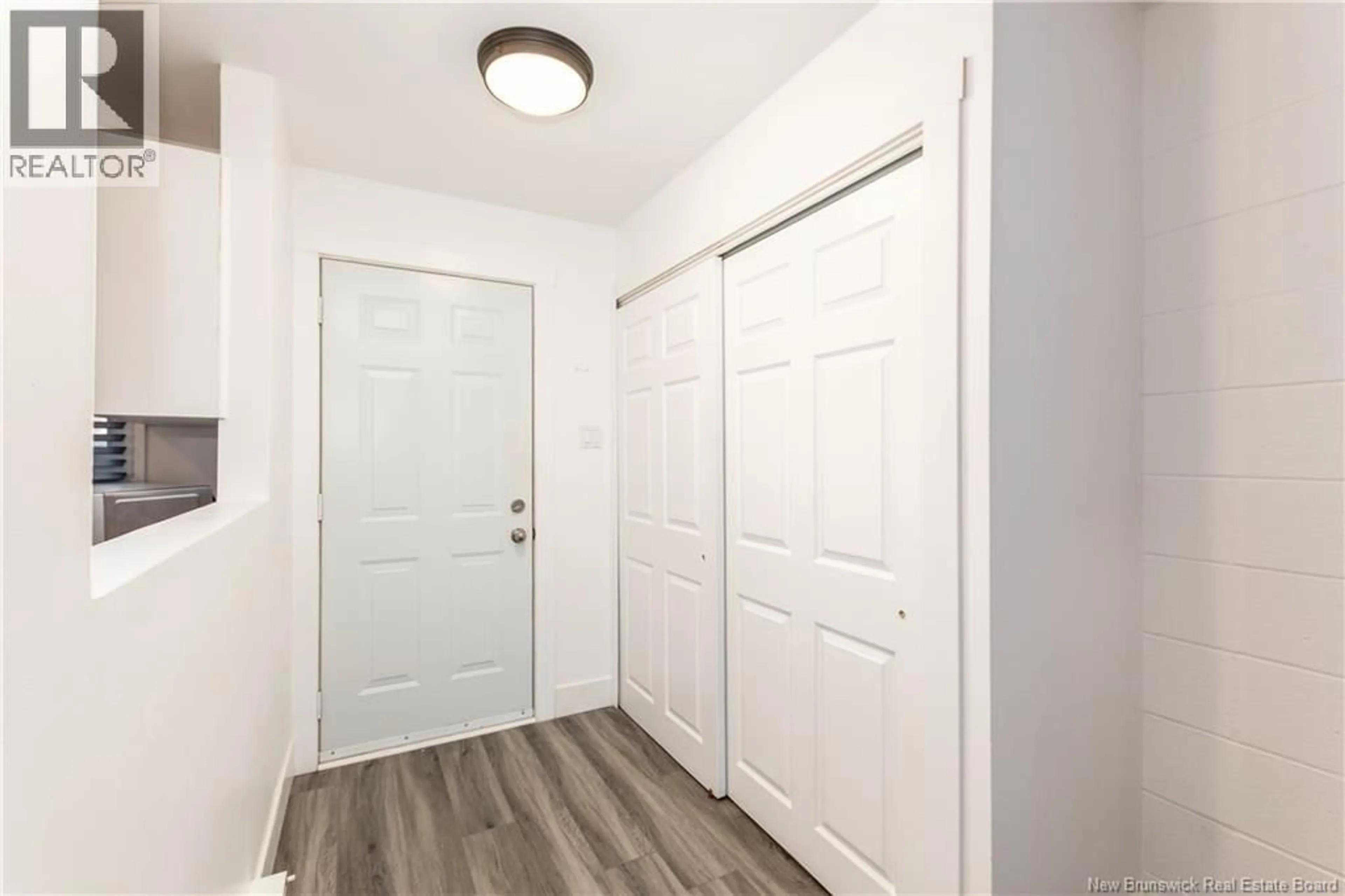 Indoor entryway for 51 - 24 SUFFOLK STREET, Riverview New Brunswick E1B5L6