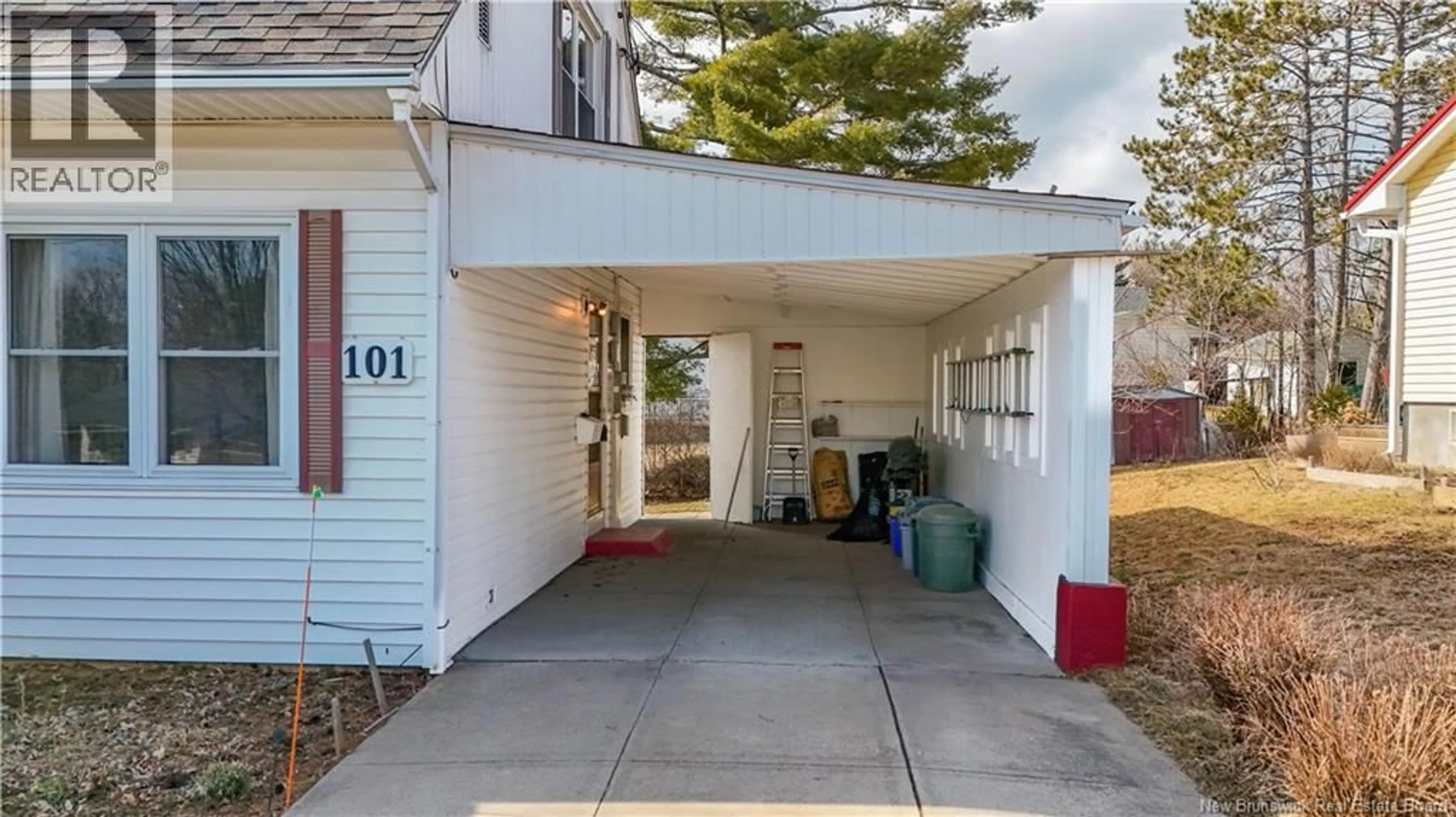 Indoor garage for 101 CEDAR AVENUE, Fredericton New Brunswick E3A2C4
