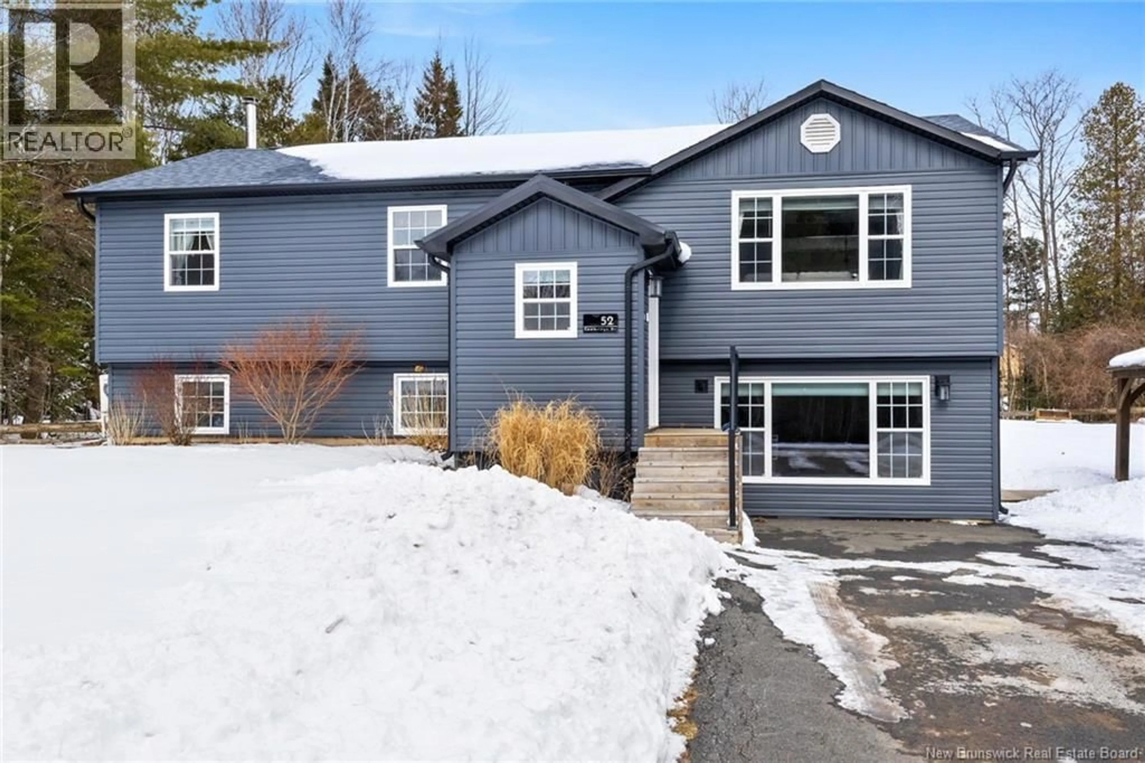 Home with vinyl exterior material, street for 52 CAMBRIDGE DRIVE, Burton New Brunswick E2V4J9