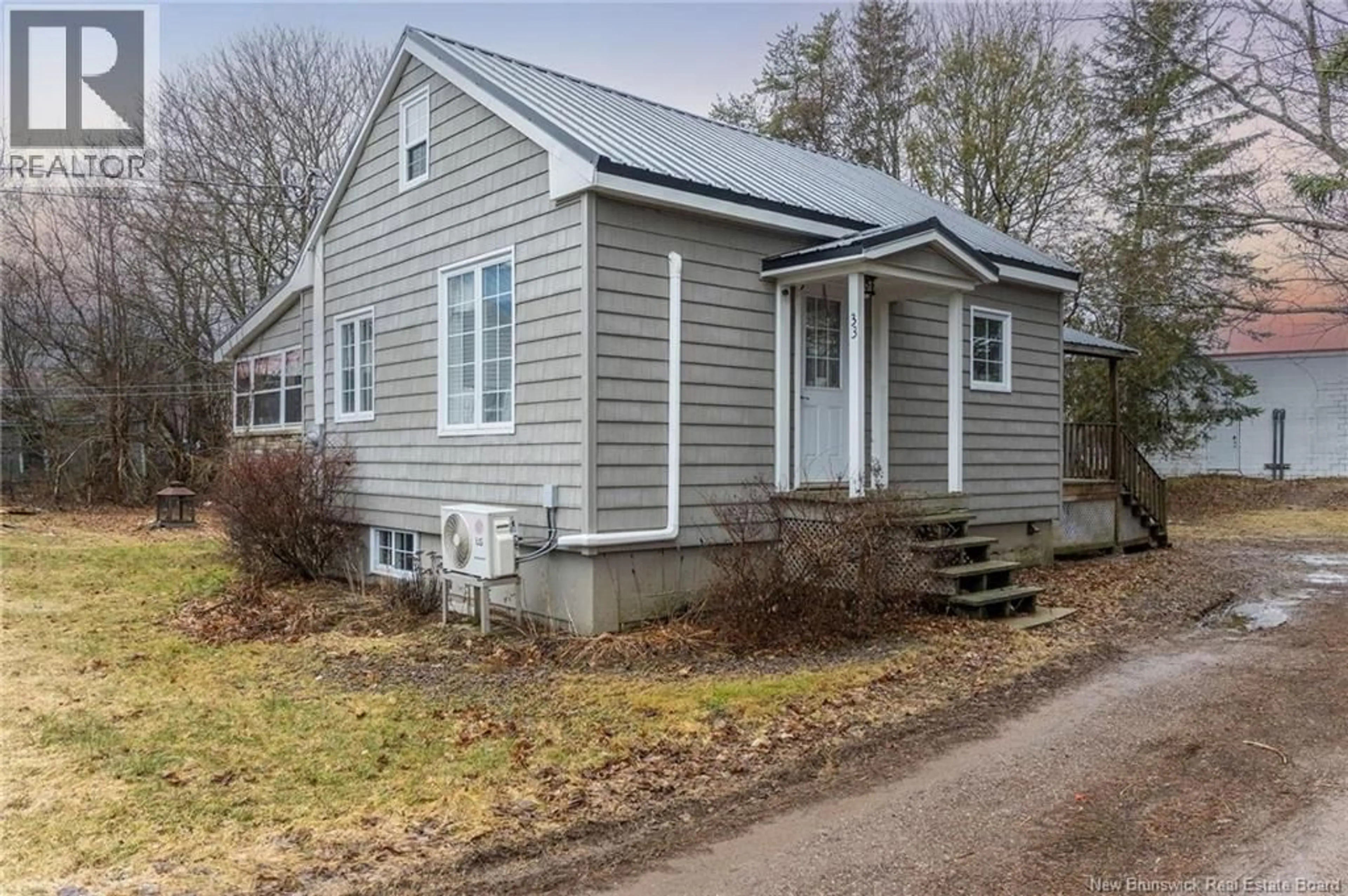 Home with vinyl exterior material, street for 33 MAGNOLIA AVENUE, Sussex New Brunswick E4E2G8