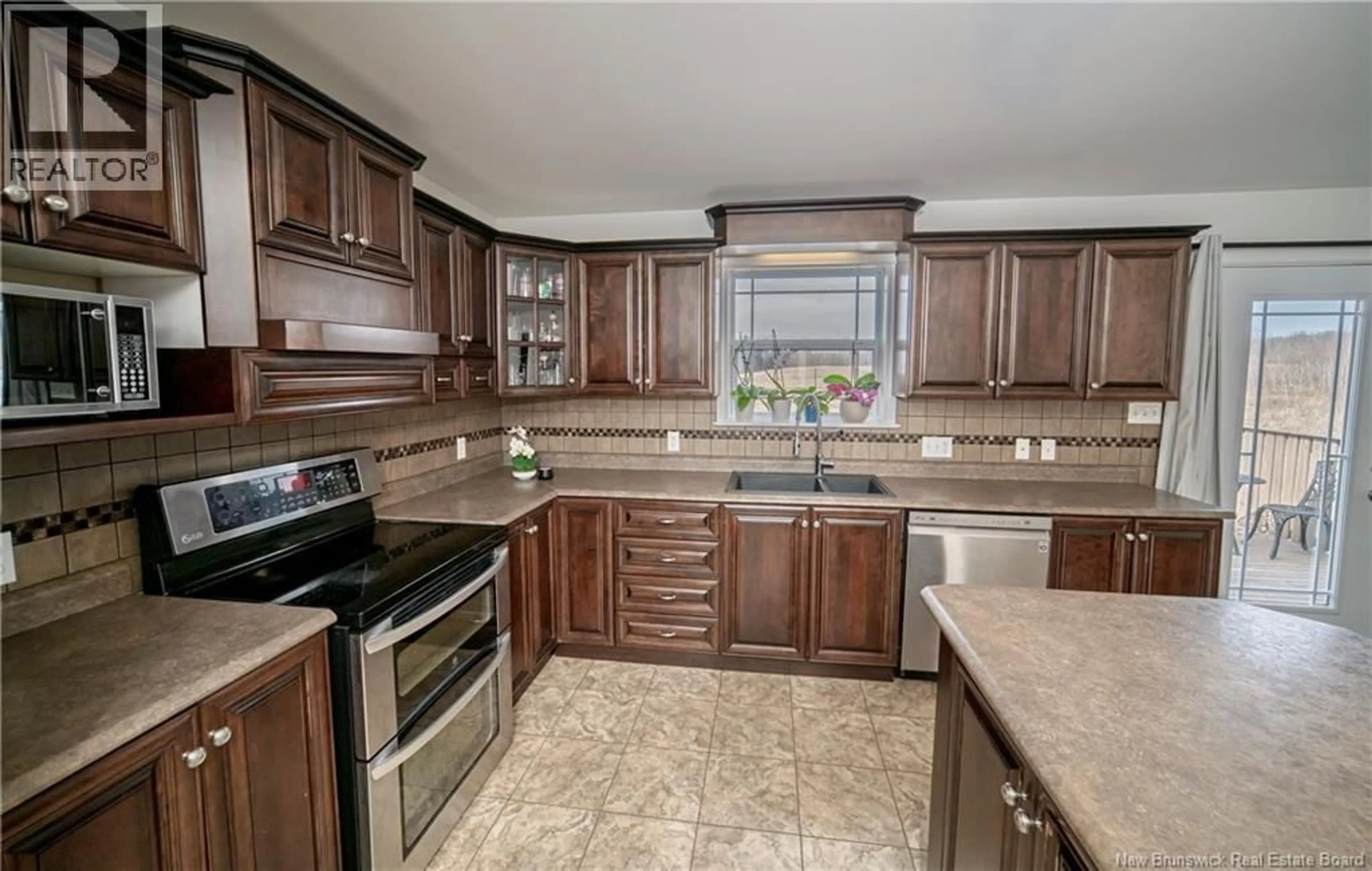 Standard kitchen, ceramic/tile floor for 27 HALLIHAN DRIVE, Oromocto New Brunswick E2V0C2